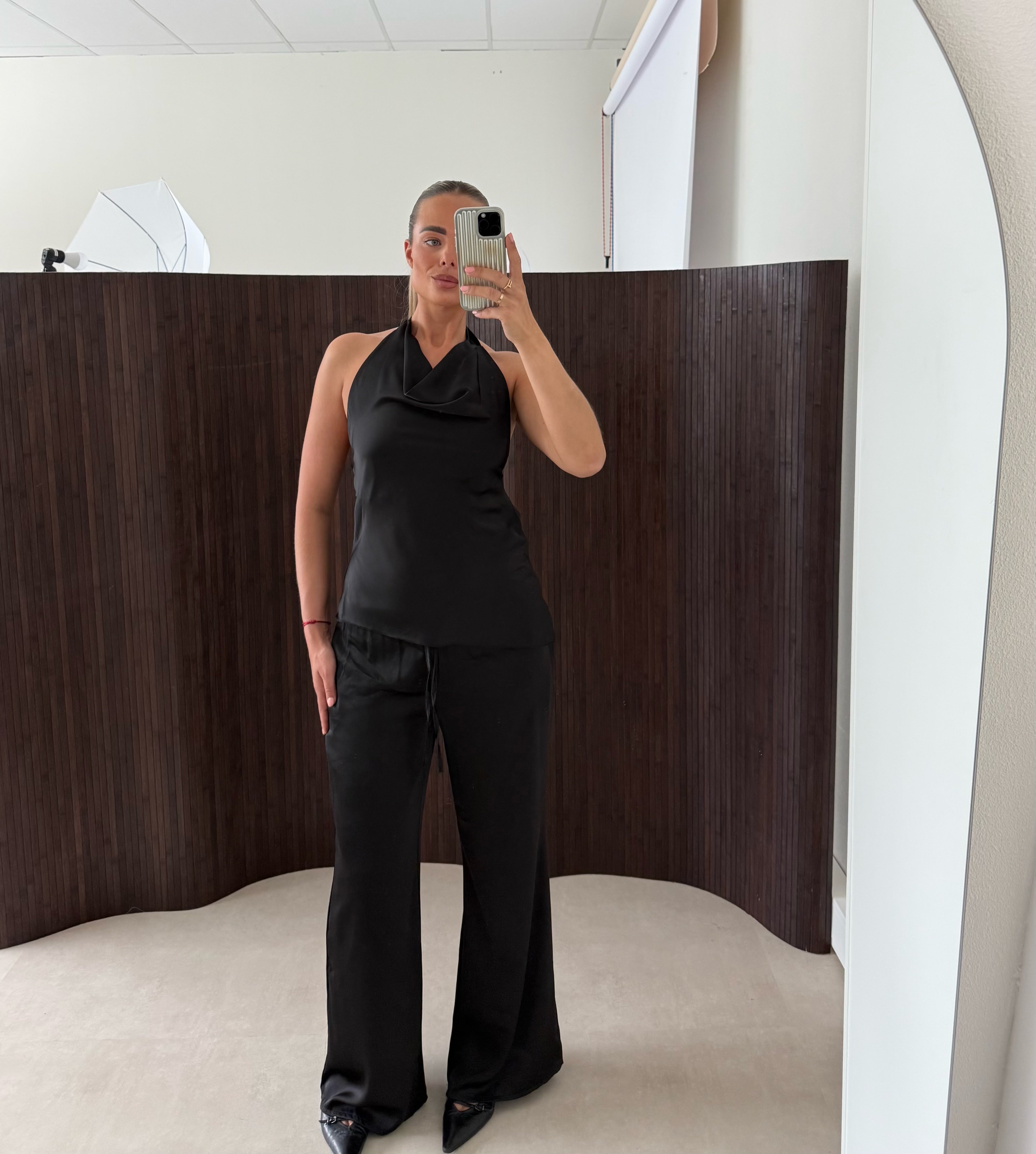 Asymmetric Satin Set Zwart | Ayla
