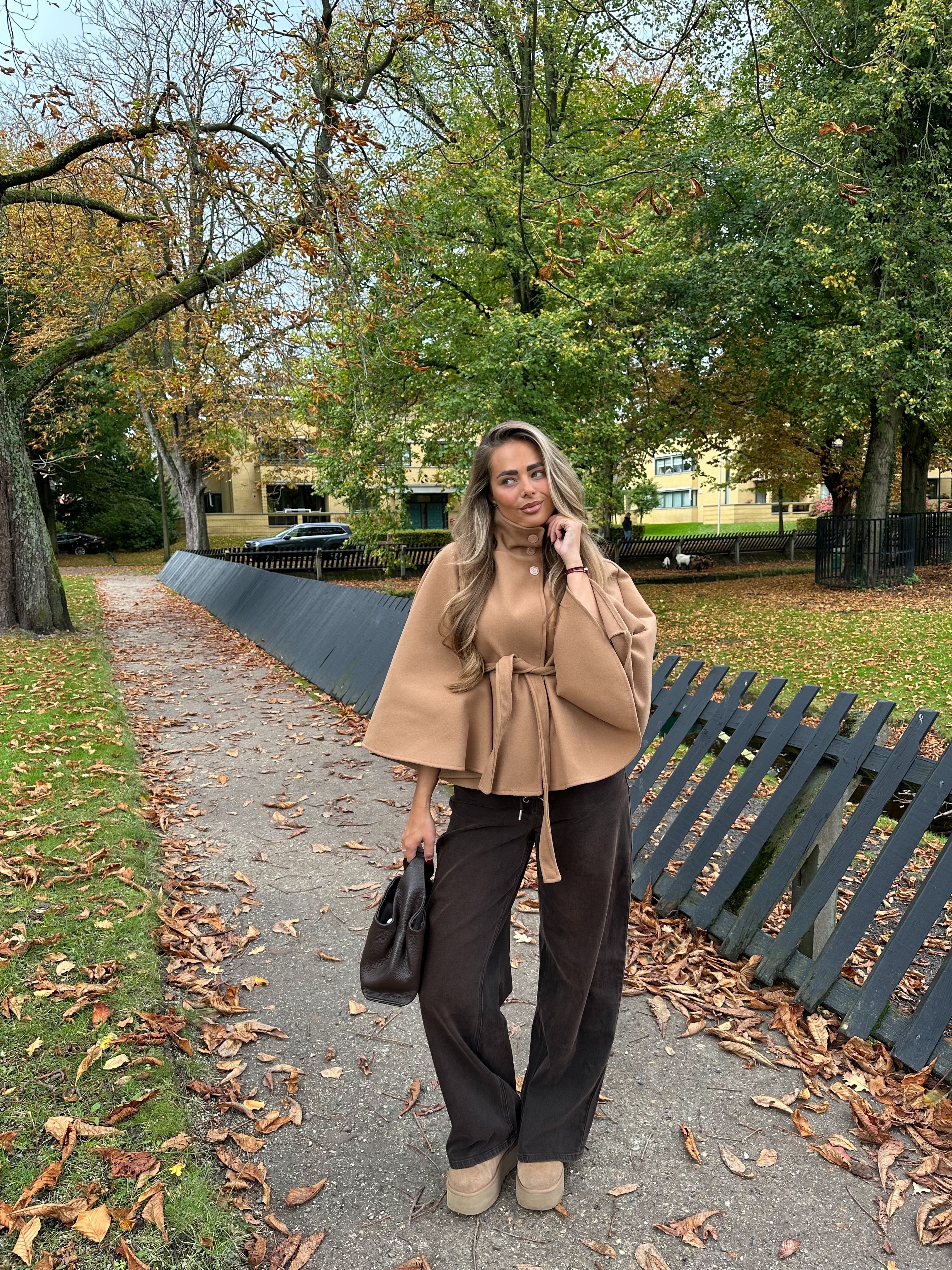 Belt Cape Jacket Beige | Robyn