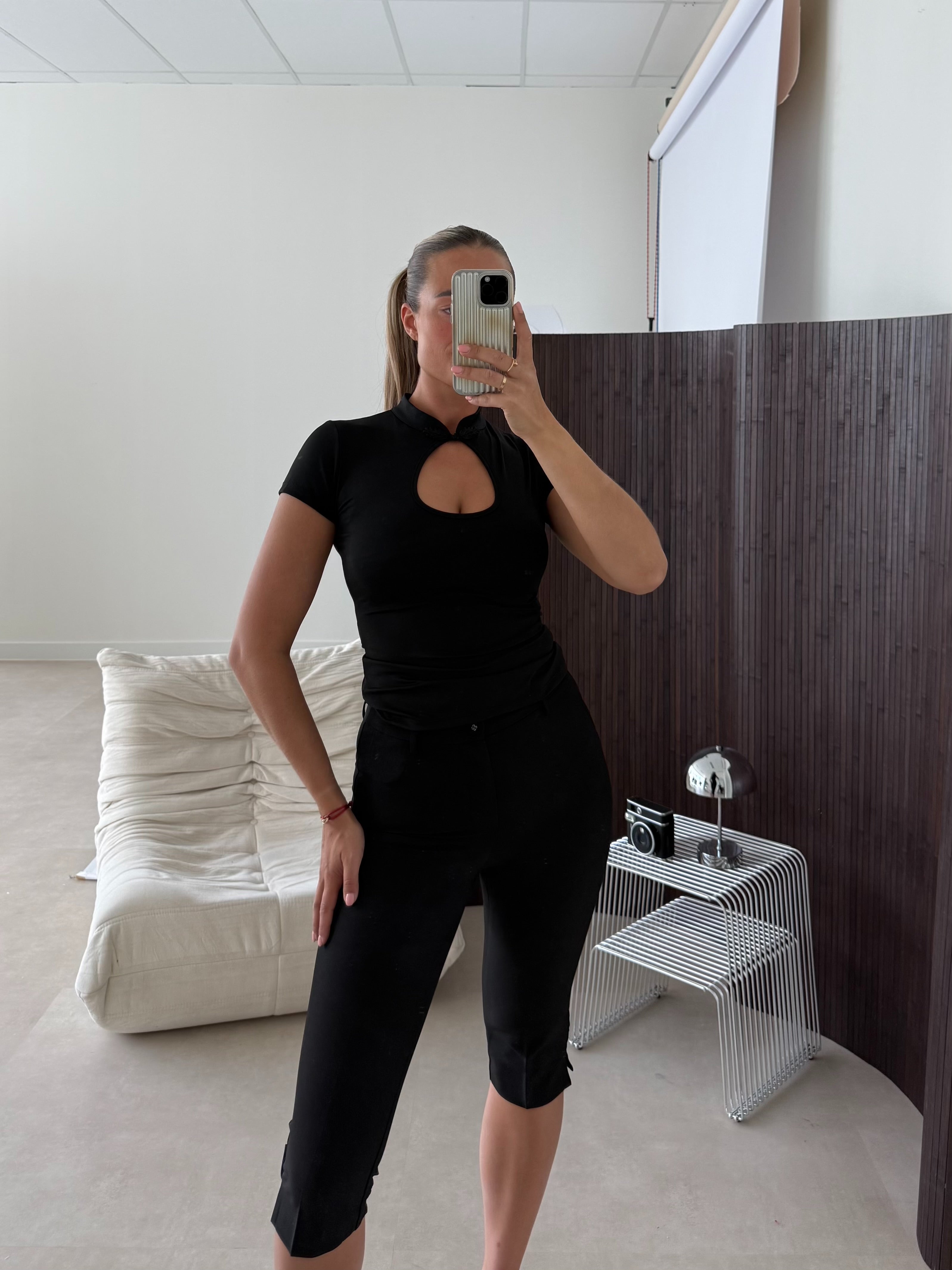Keyhole Top Zwart | Kathy