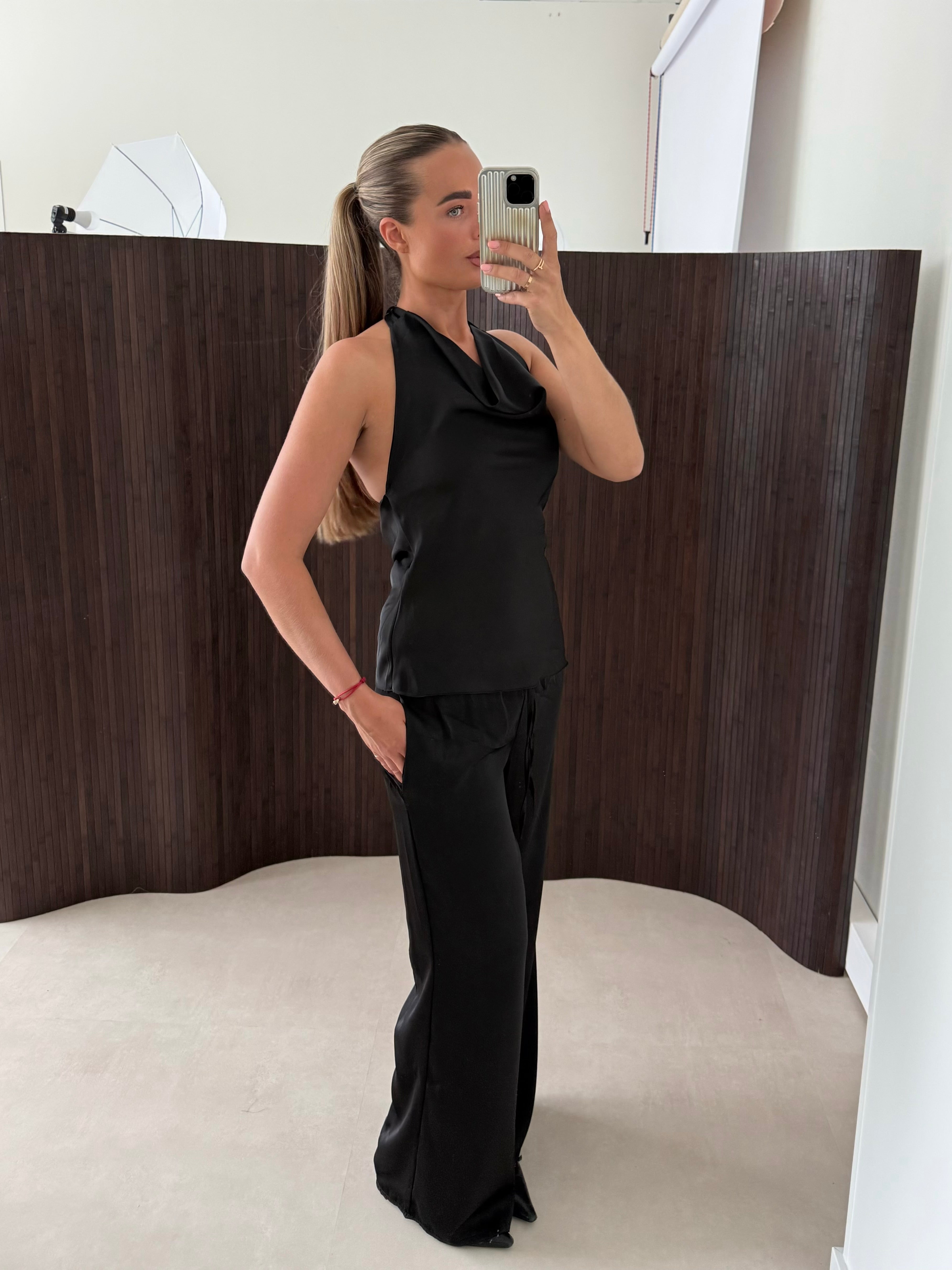 Asymmetric Satin Set Zwart | Ayla