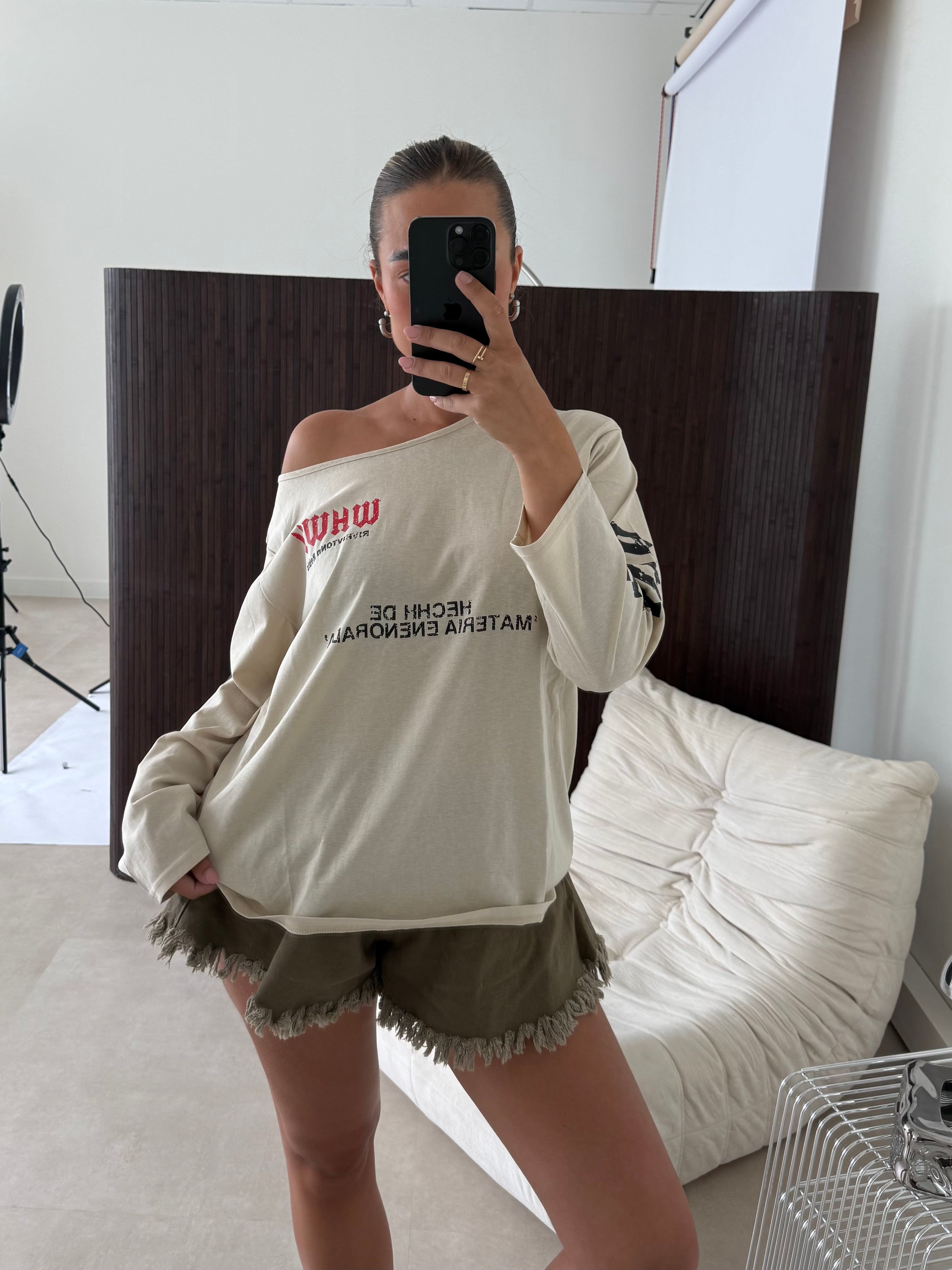 Statement Off Shoulder Tee Creme | Semmie