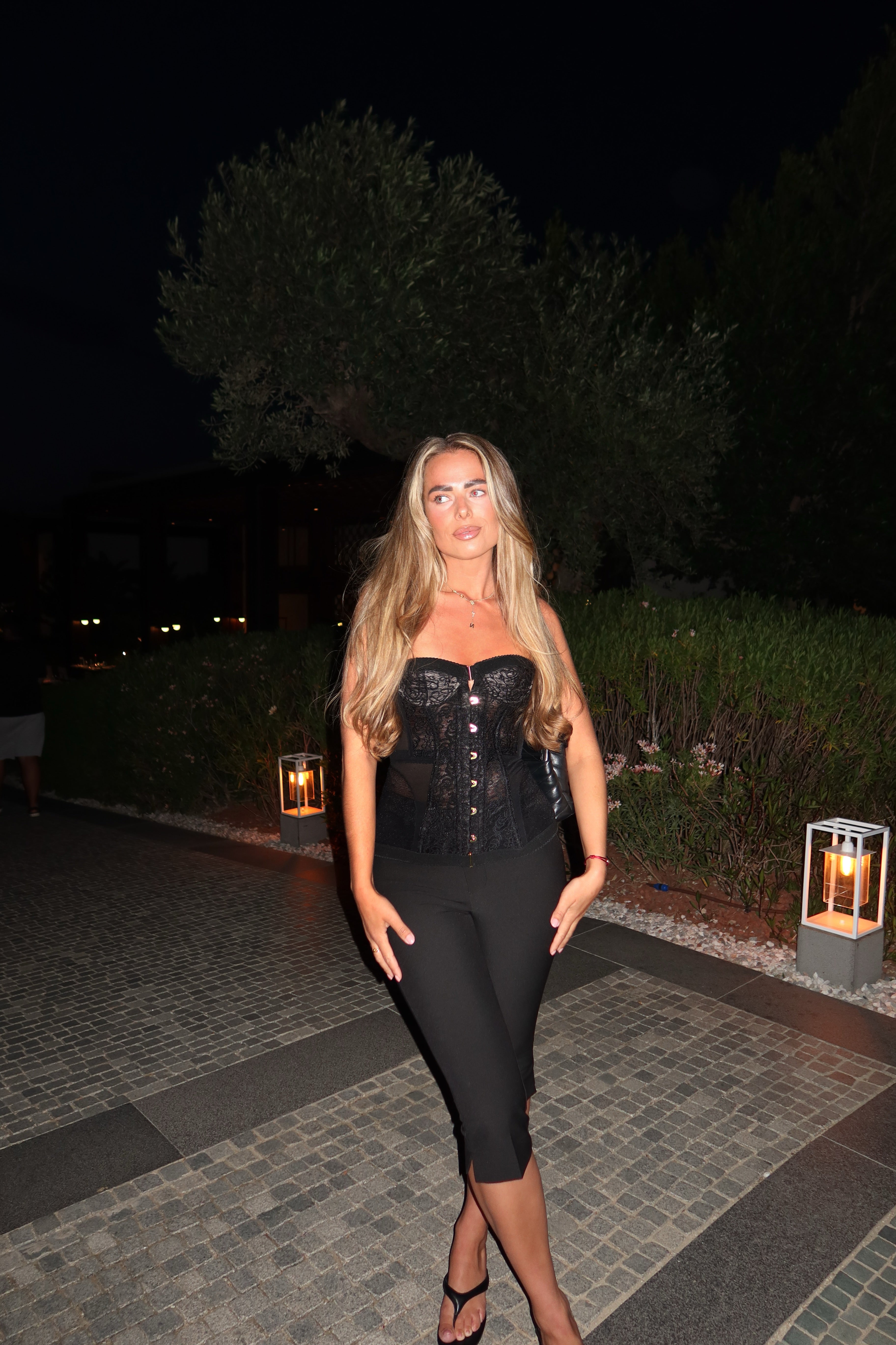 Capri met Zijsplit Zwart | Cam