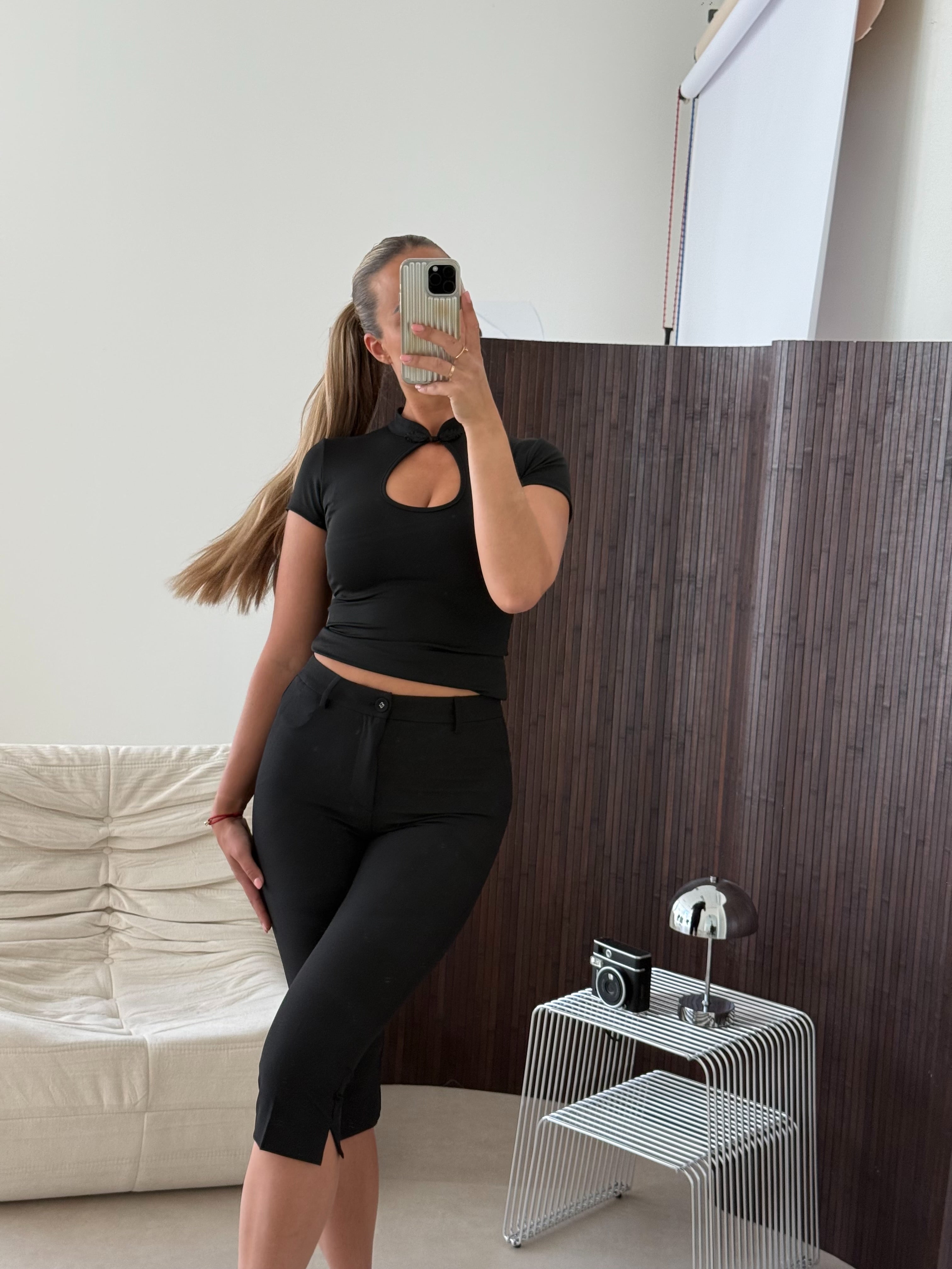 Keyhole Top Zwart | Kathy