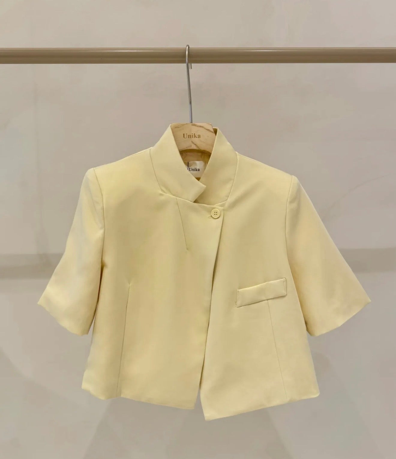 Korte Overslag Blazer Botergeel | Kate
