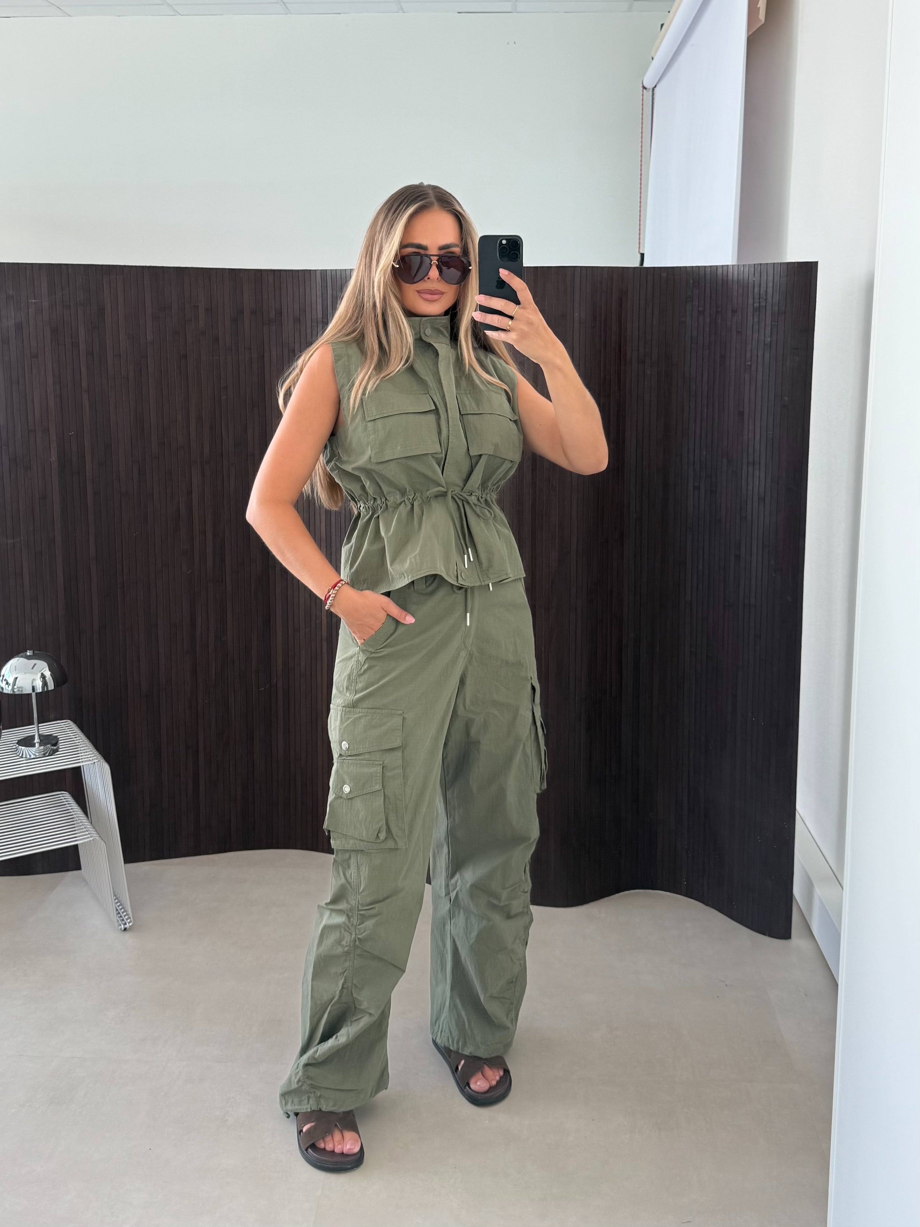 Ambika Parachute Gilet Army Groen | Alisa