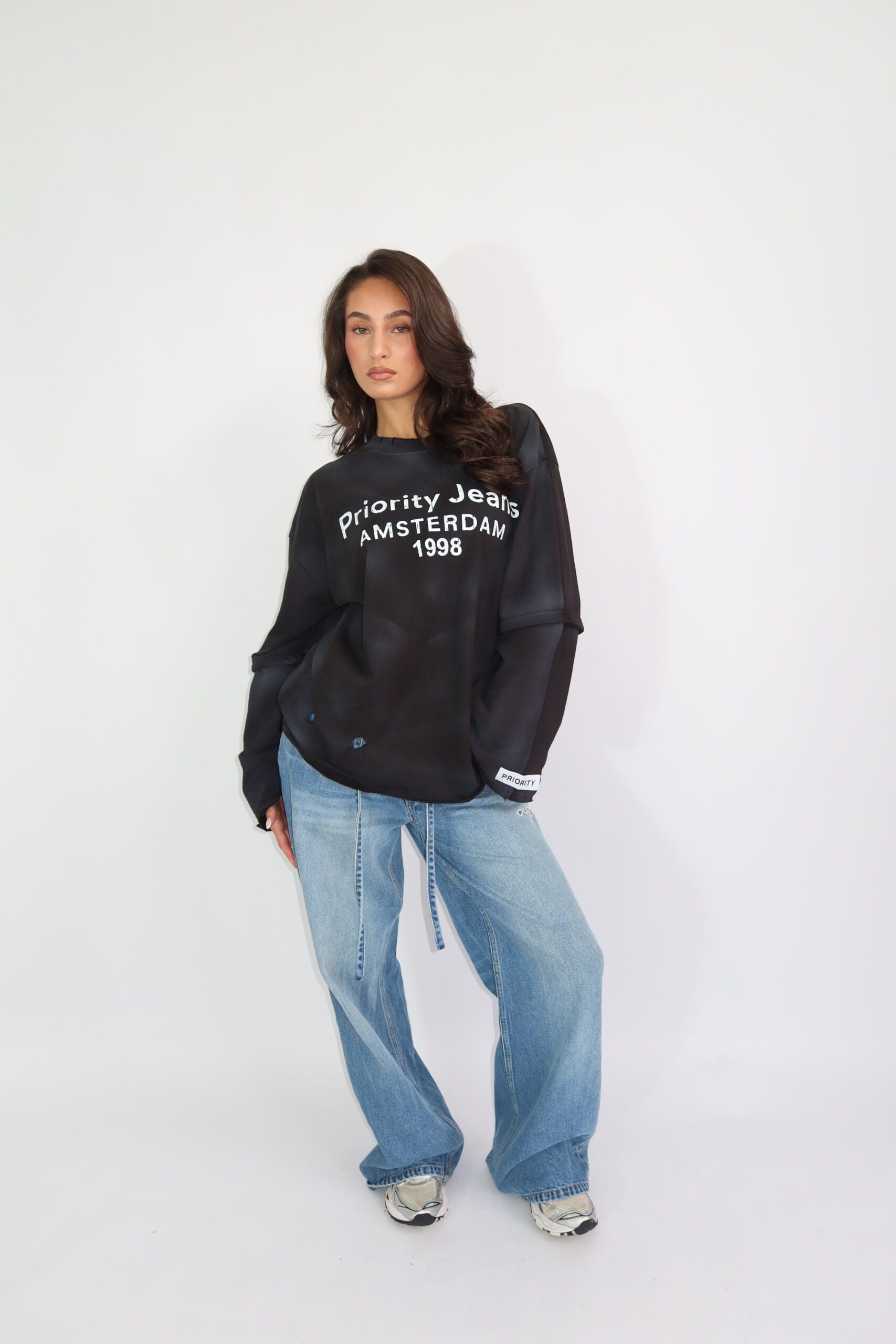 Priority Destroyed Longsleeve Zwart