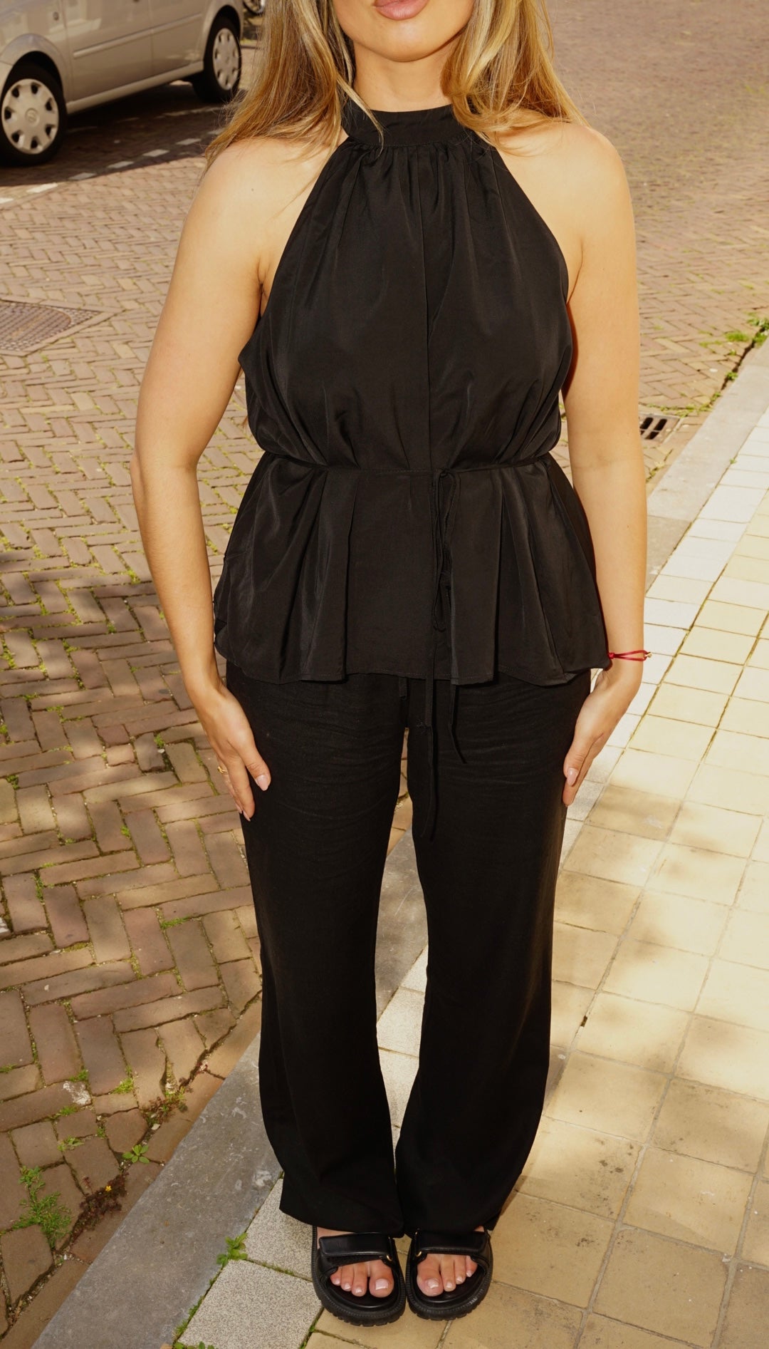 Halter Top Zwart | Yulia