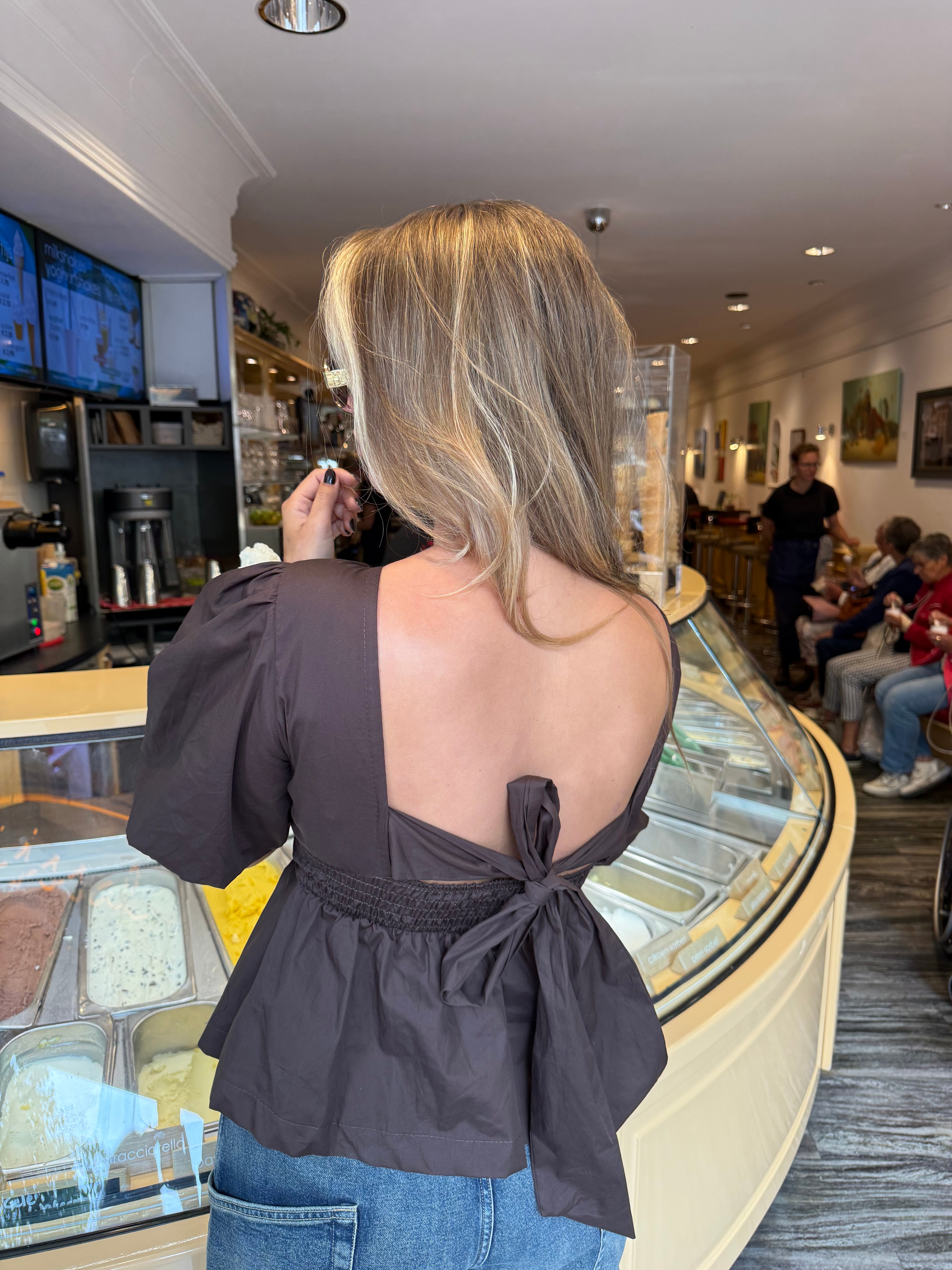 Pofmouw Top Strik Bruin | Fleur