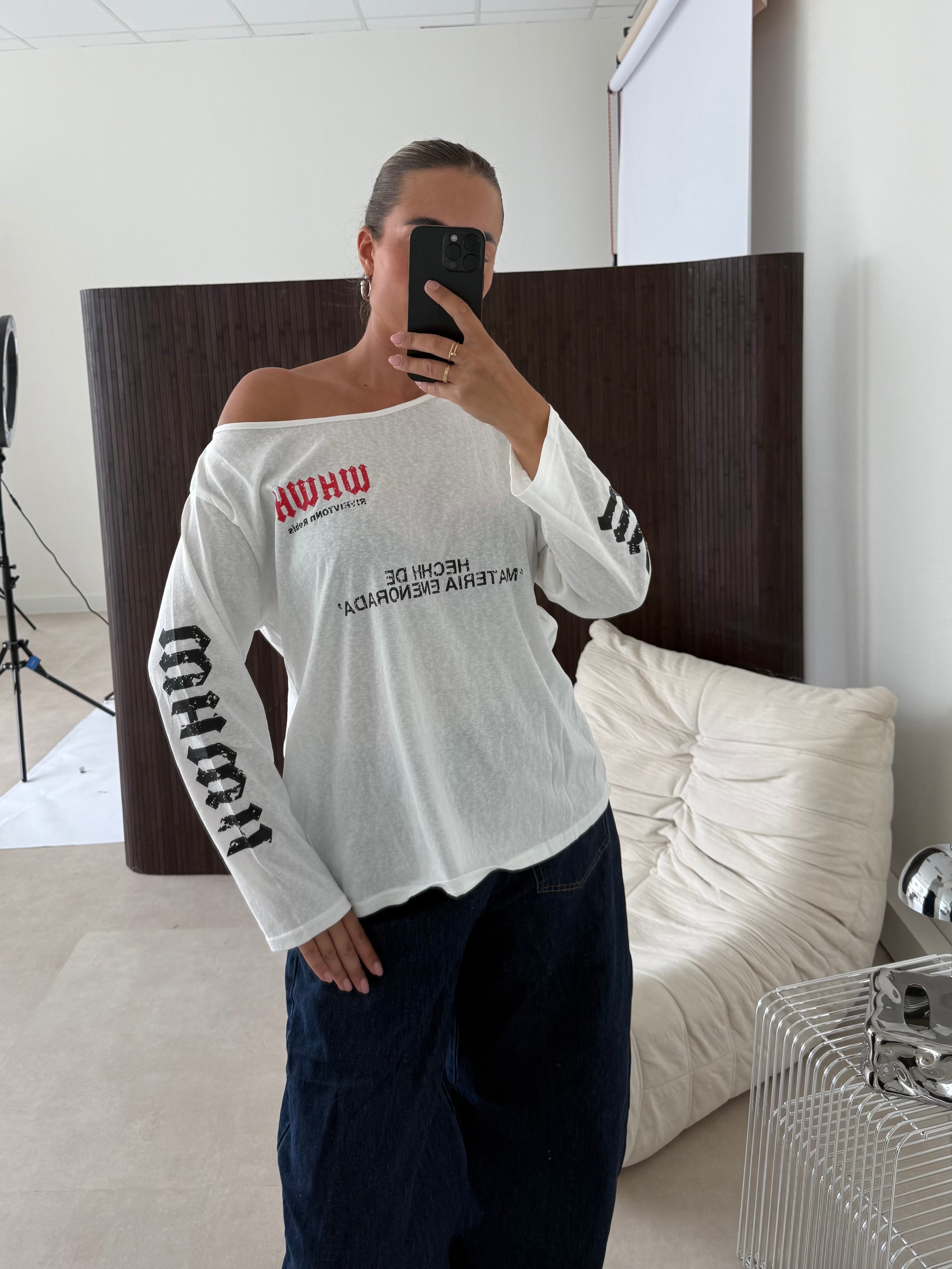 Statement Off Shoulder Tee Wit | Semmie