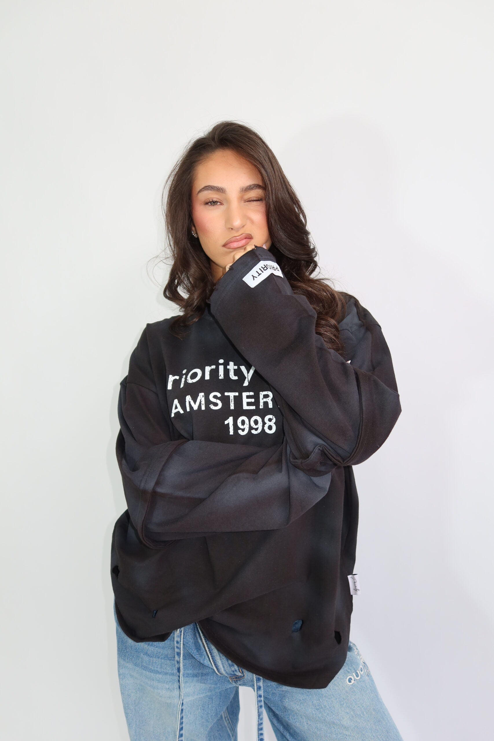 Priority Destroyed Longsleeve Zwart
