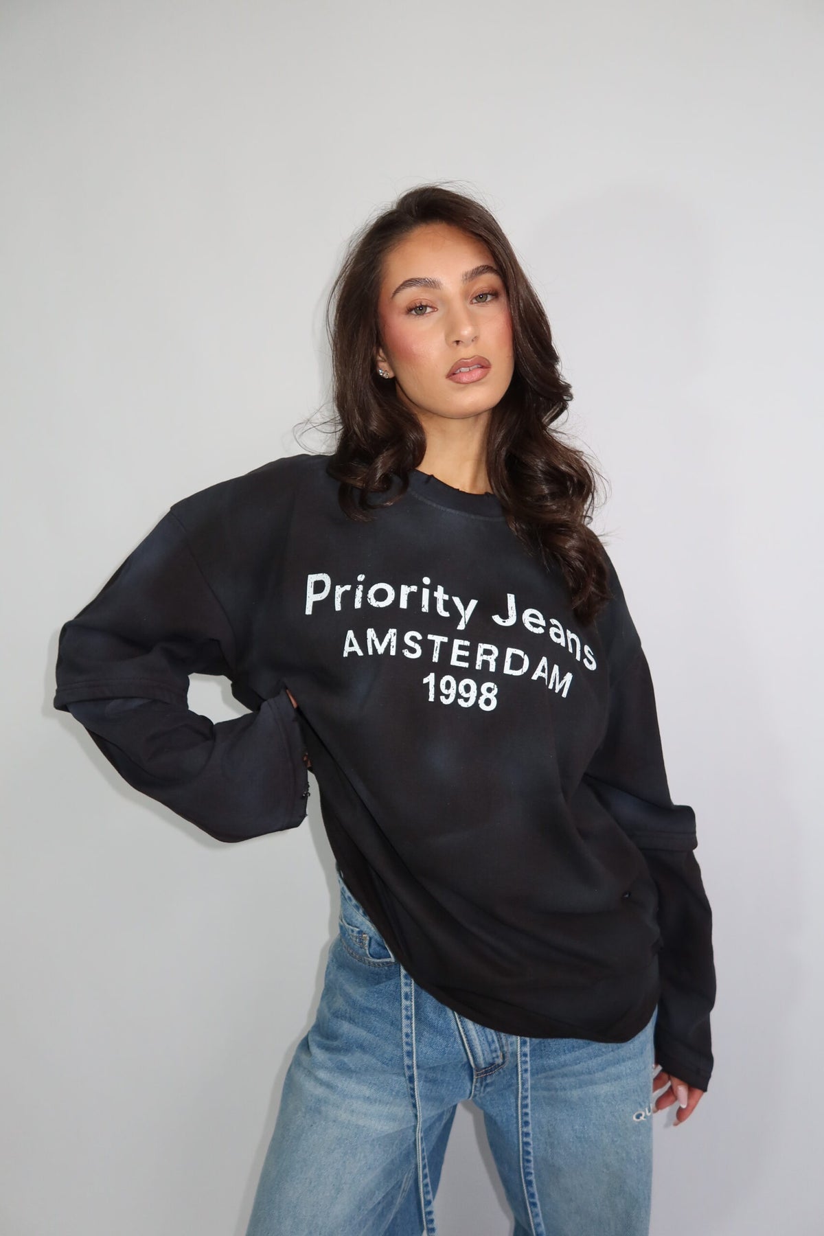 Priority Destroyed Longsleeve Zwart