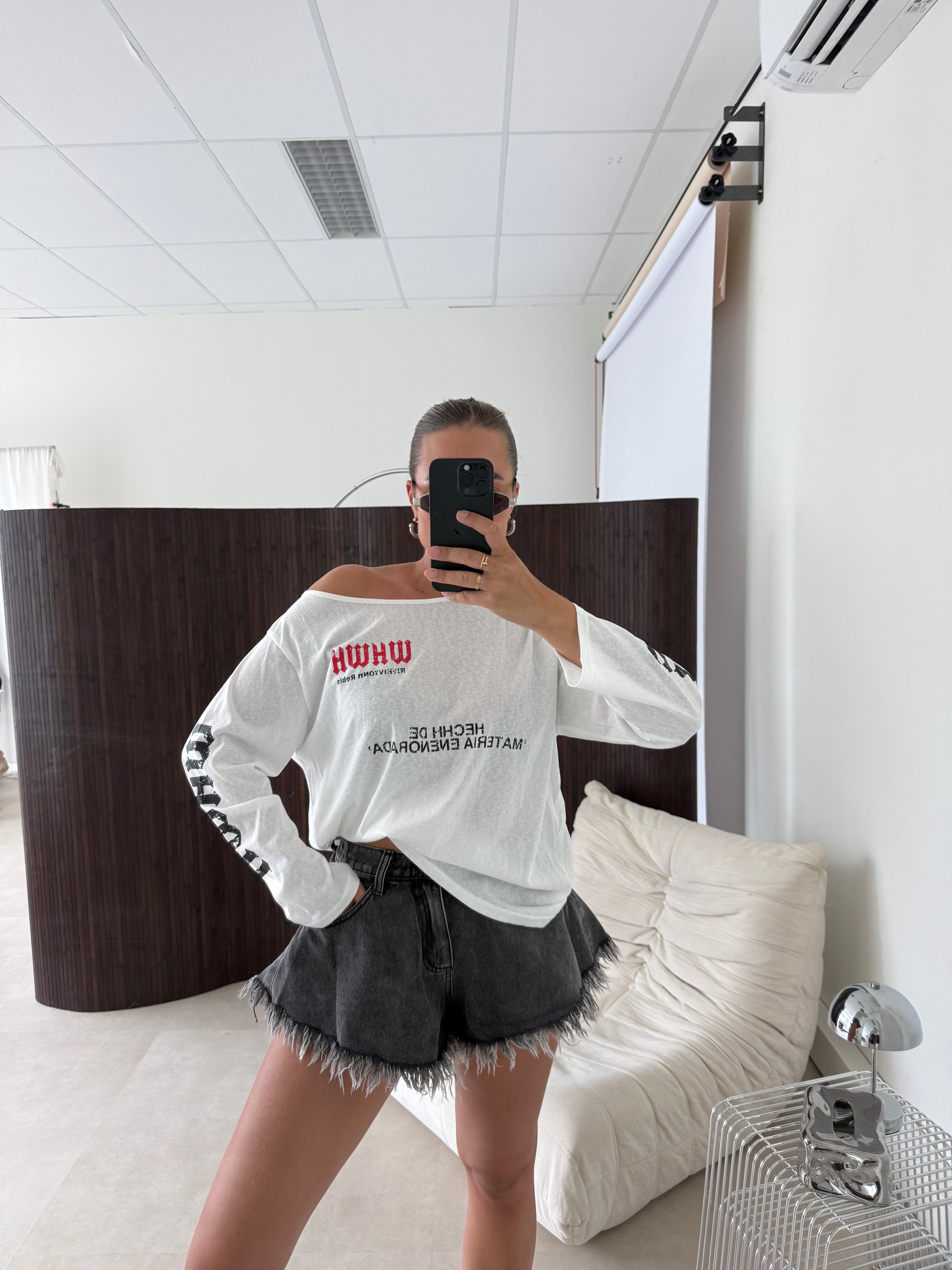 Statement Off Shoulder Tee Wit | Semmie