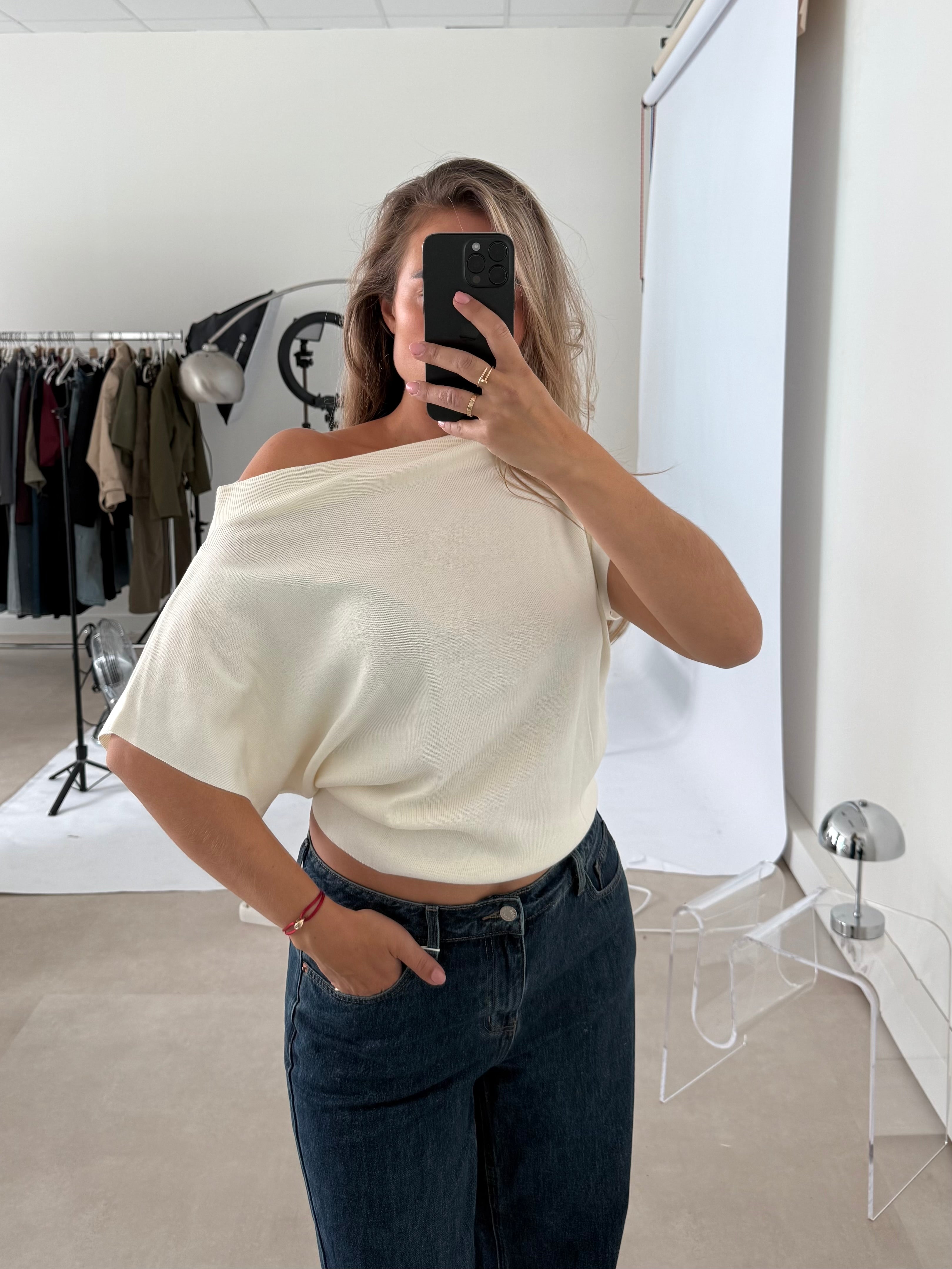 Off Shoulder Tricot Top Crème