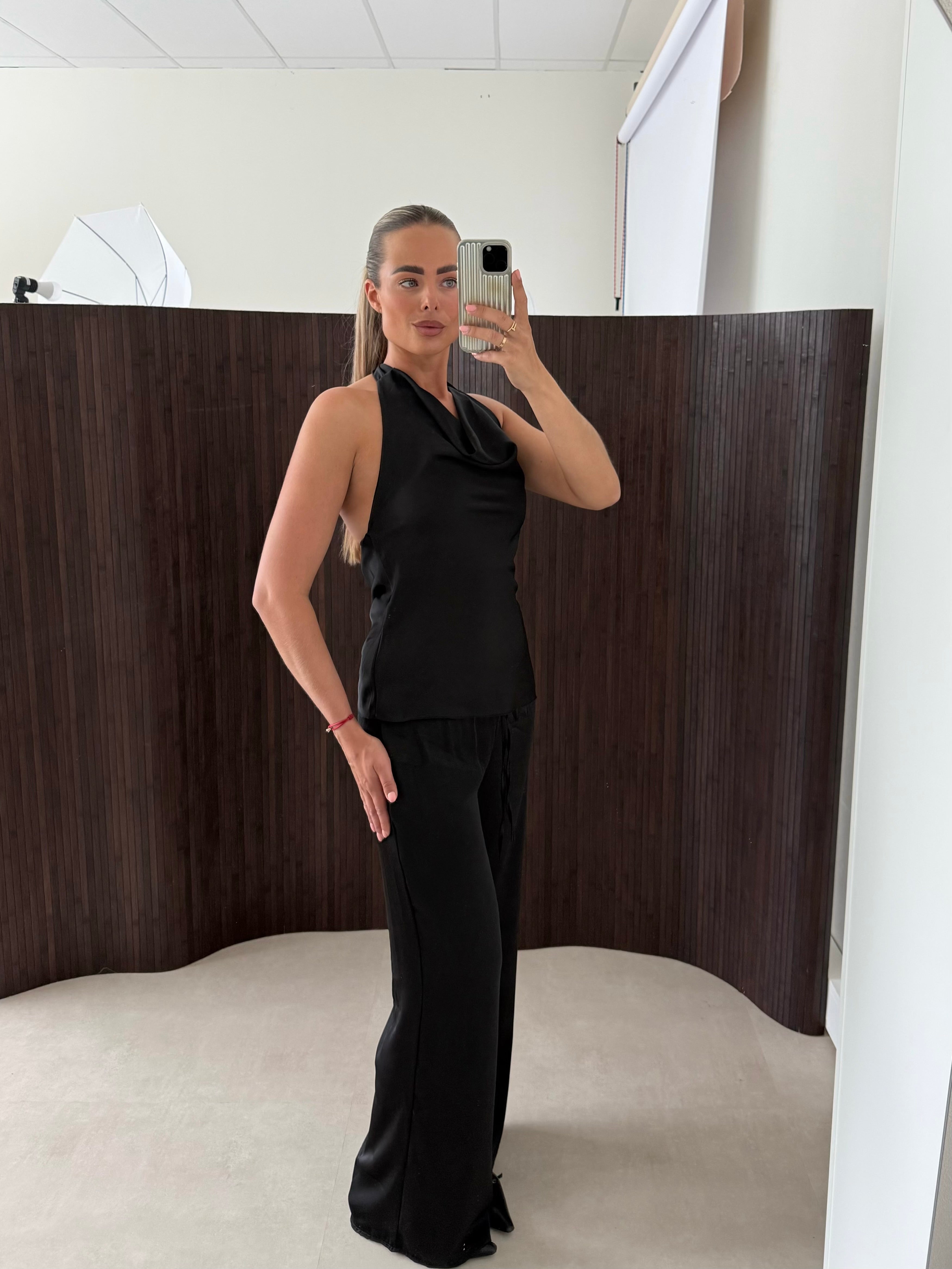 Asymmetric Satin Set Zwart | Ayla