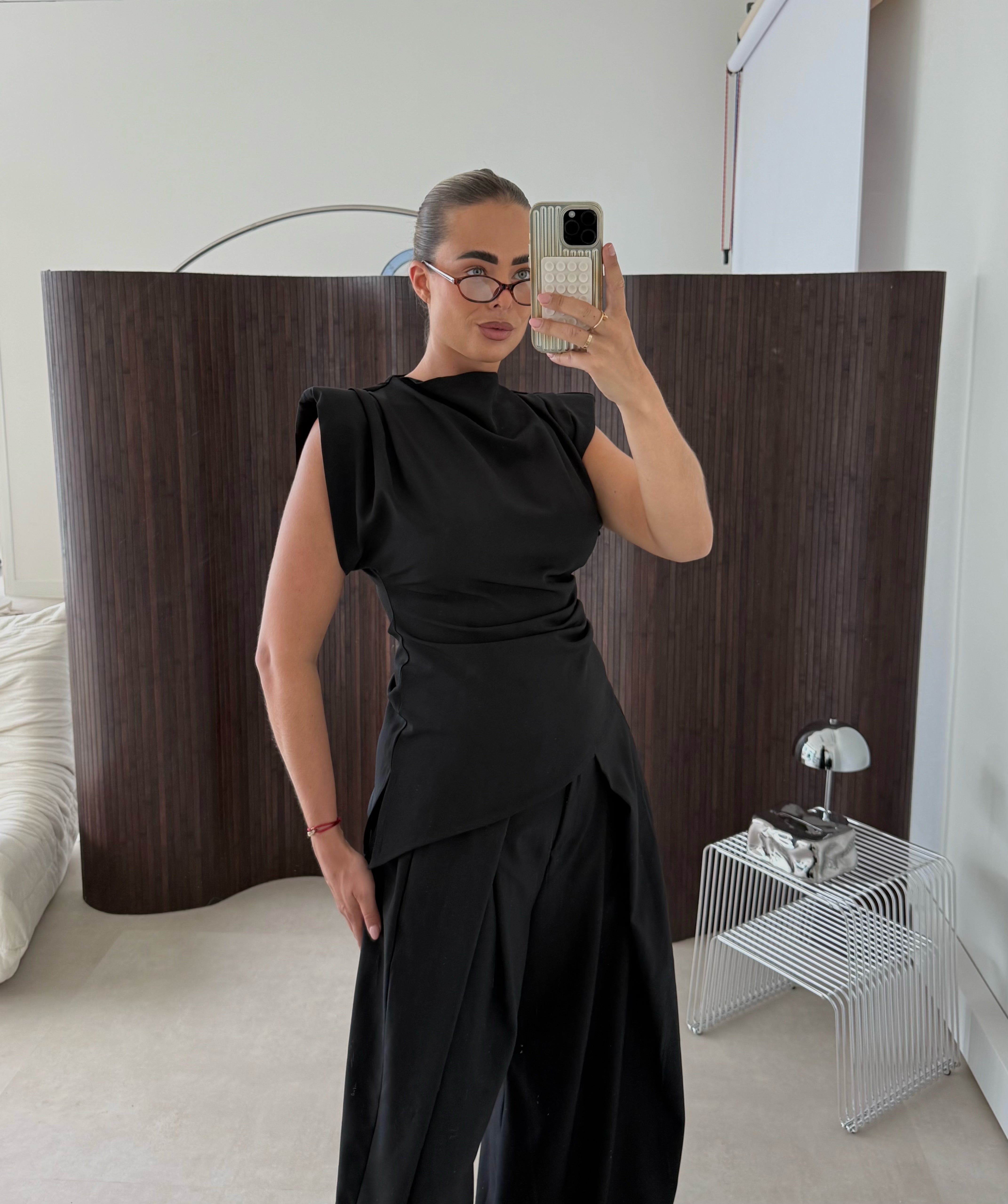 Asymmetrische Shoulder top Zwart | Amy