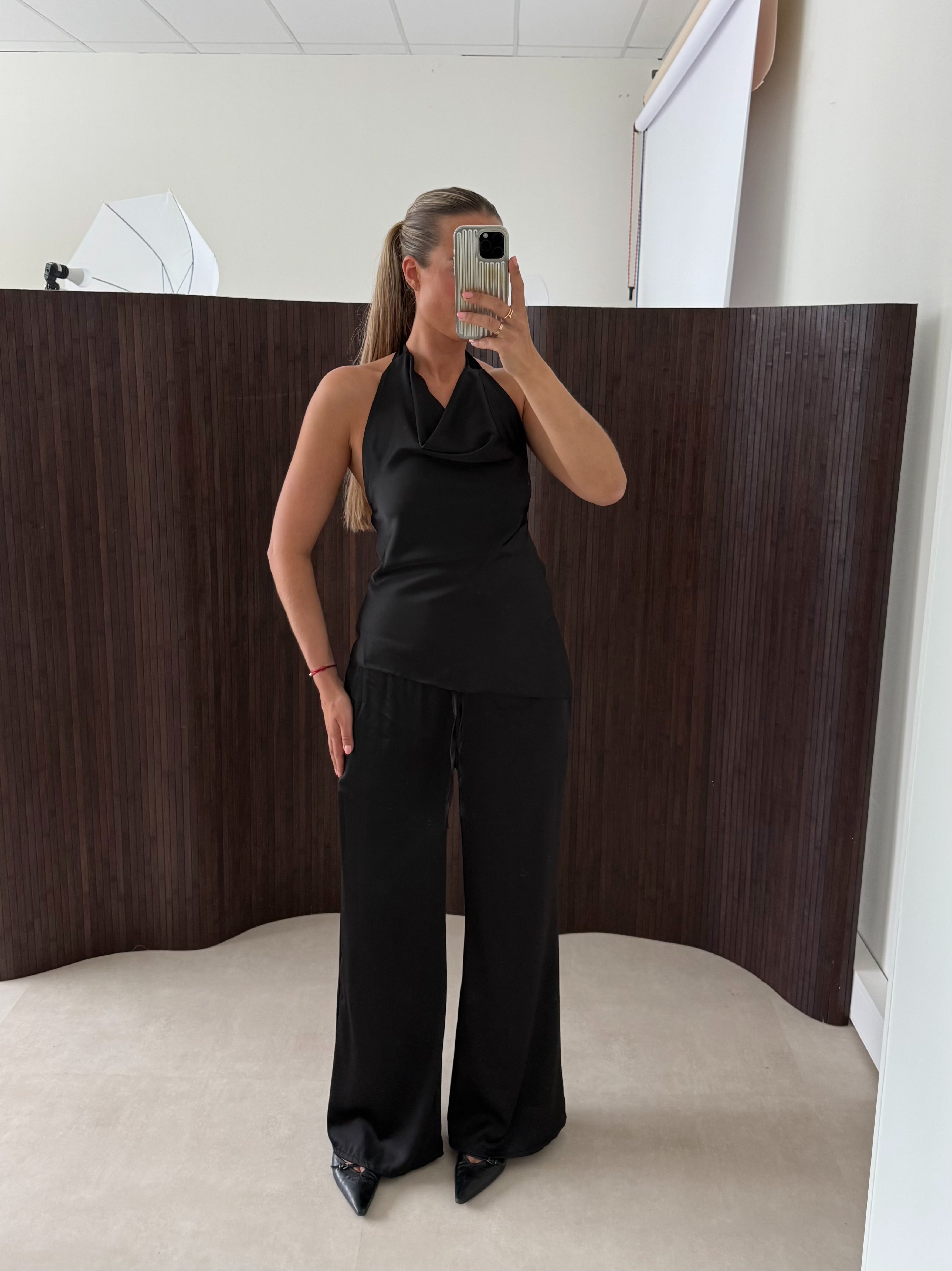 Asymmetric Satin Set Zwart | Ayla