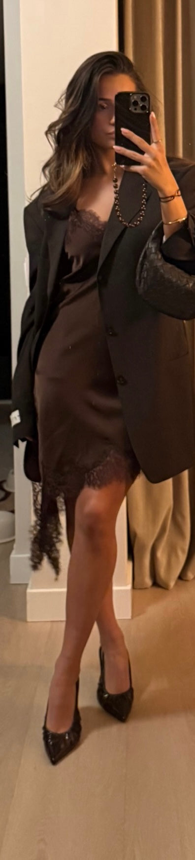 Satijnen Jurk Met Kant Bruin | Sophie