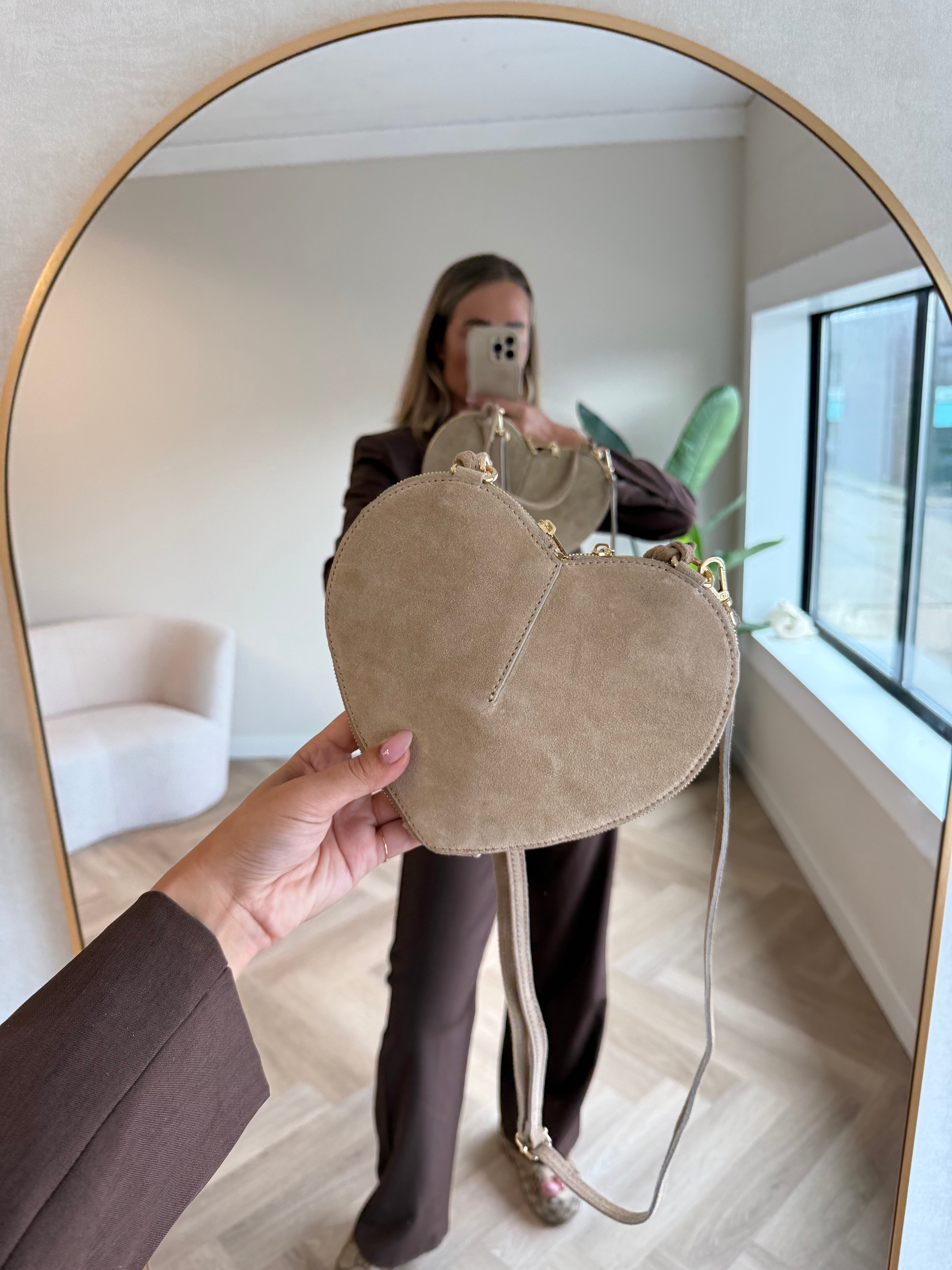 Heart Bag Suede Beige | Lola