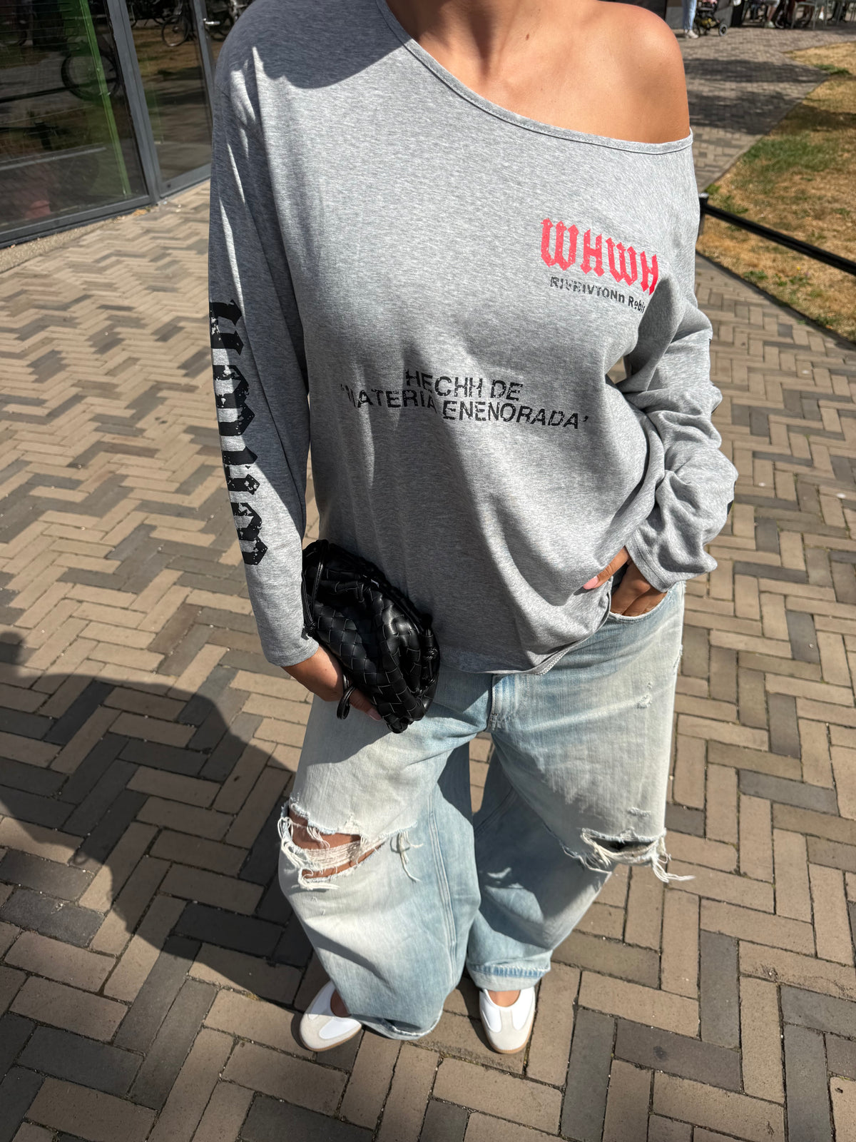 Statement Off Shoulder Tee Grijs | Semmie
