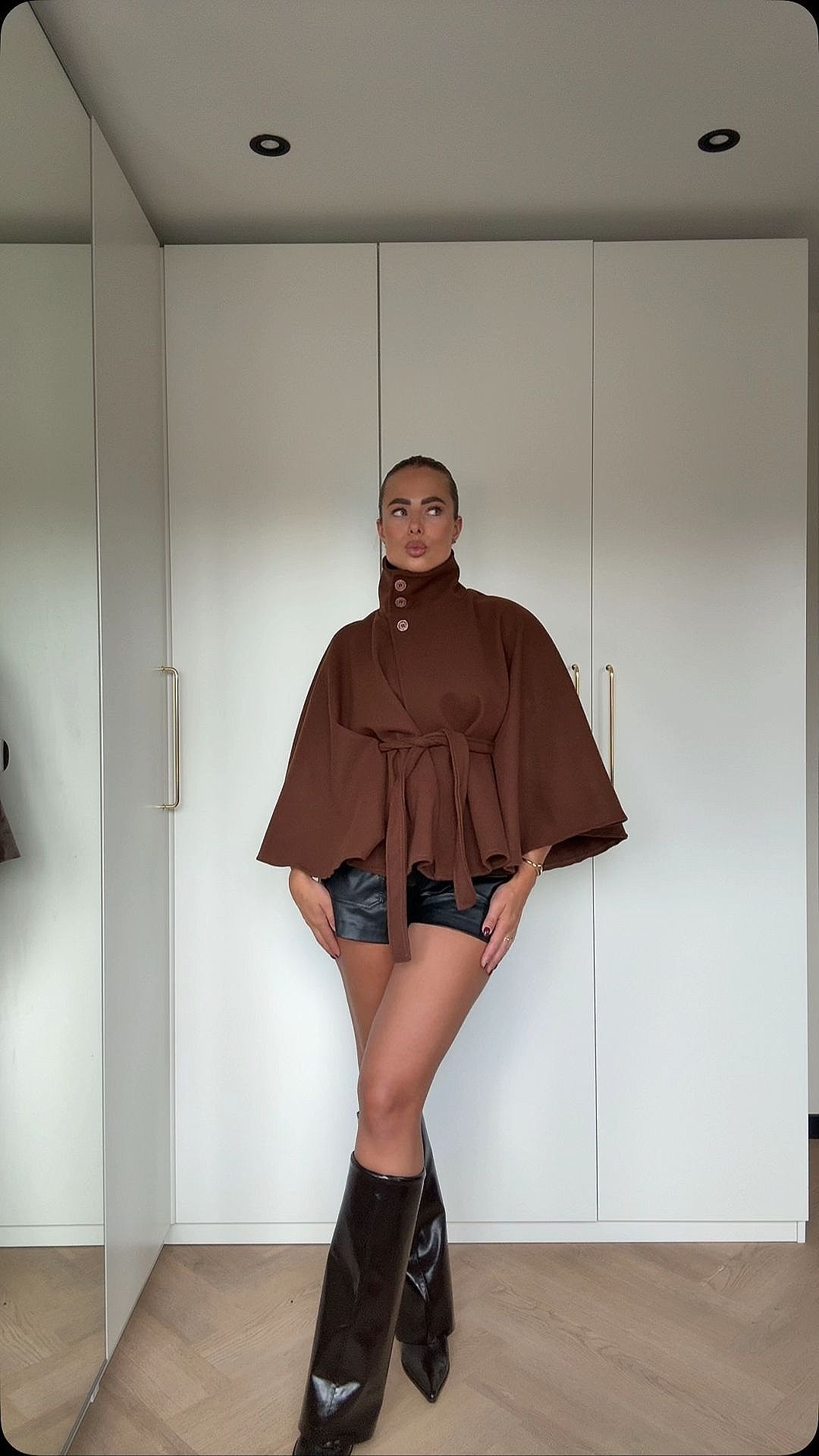 Belt Cape Jacket Bruin | Robyn