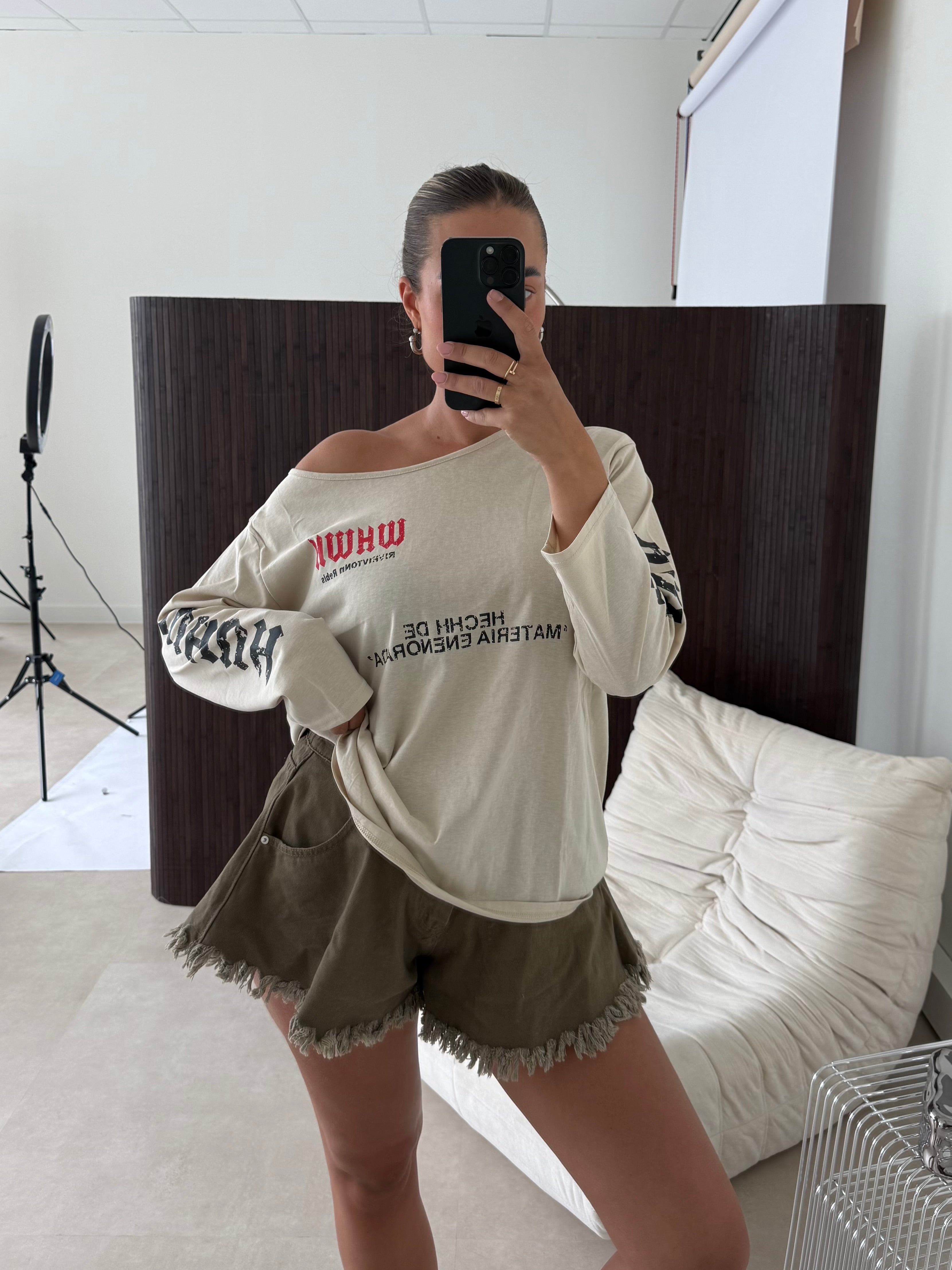 Statement Off Shoulder Tee Creme | Semmie
