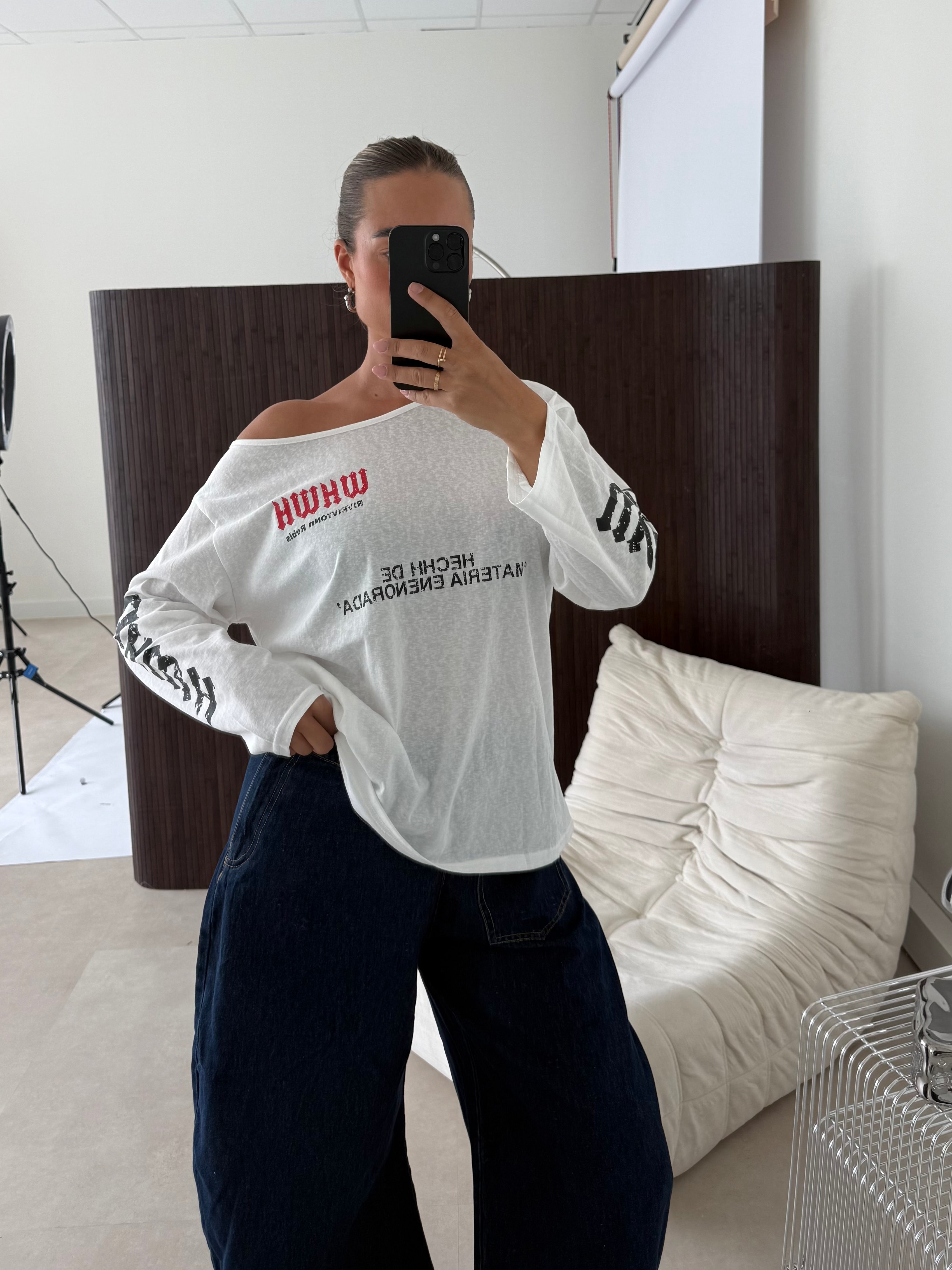 Statement Off Shoulder Tee Wit | Semmie