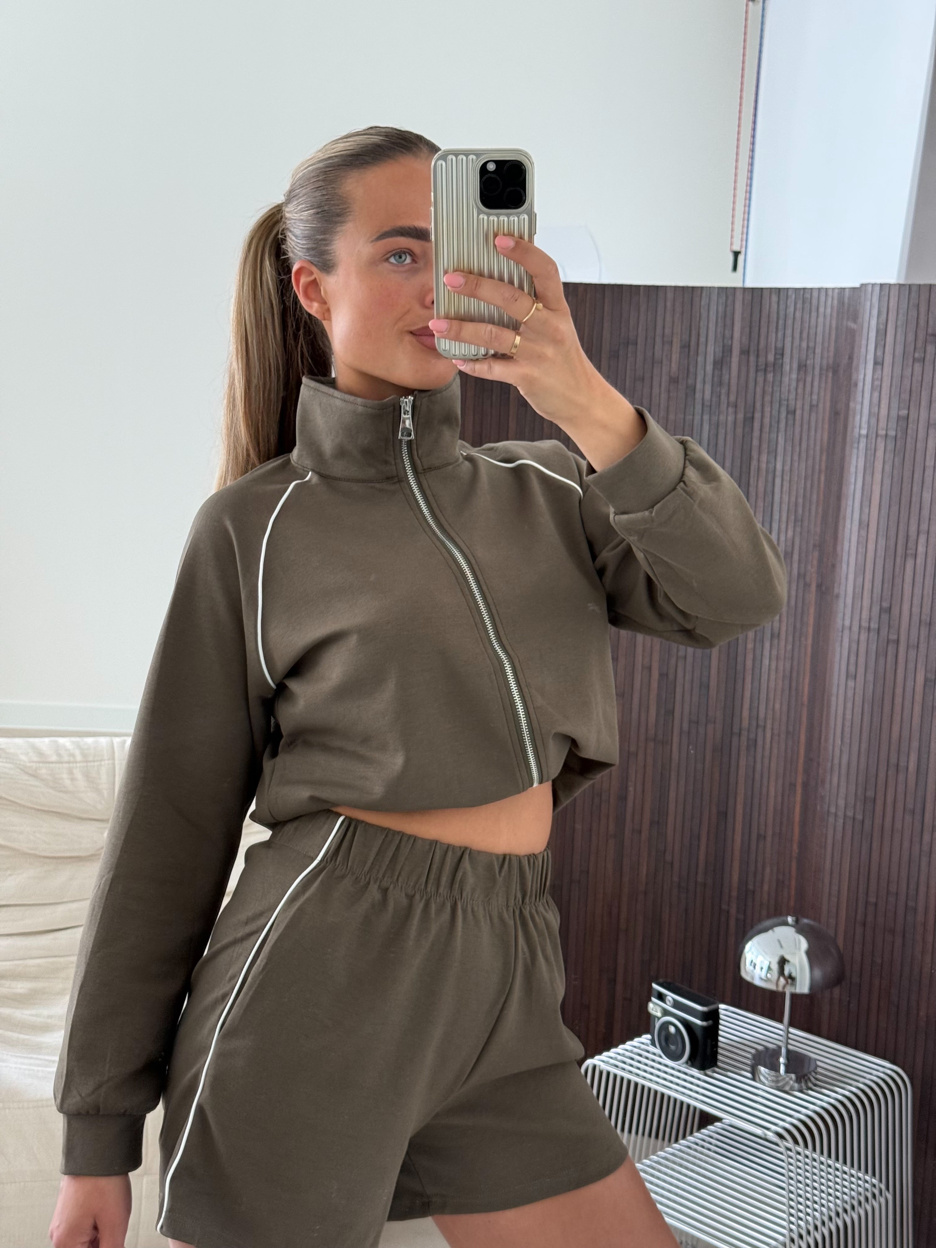 Korte Joggingset Met Bies Khaki | Jill