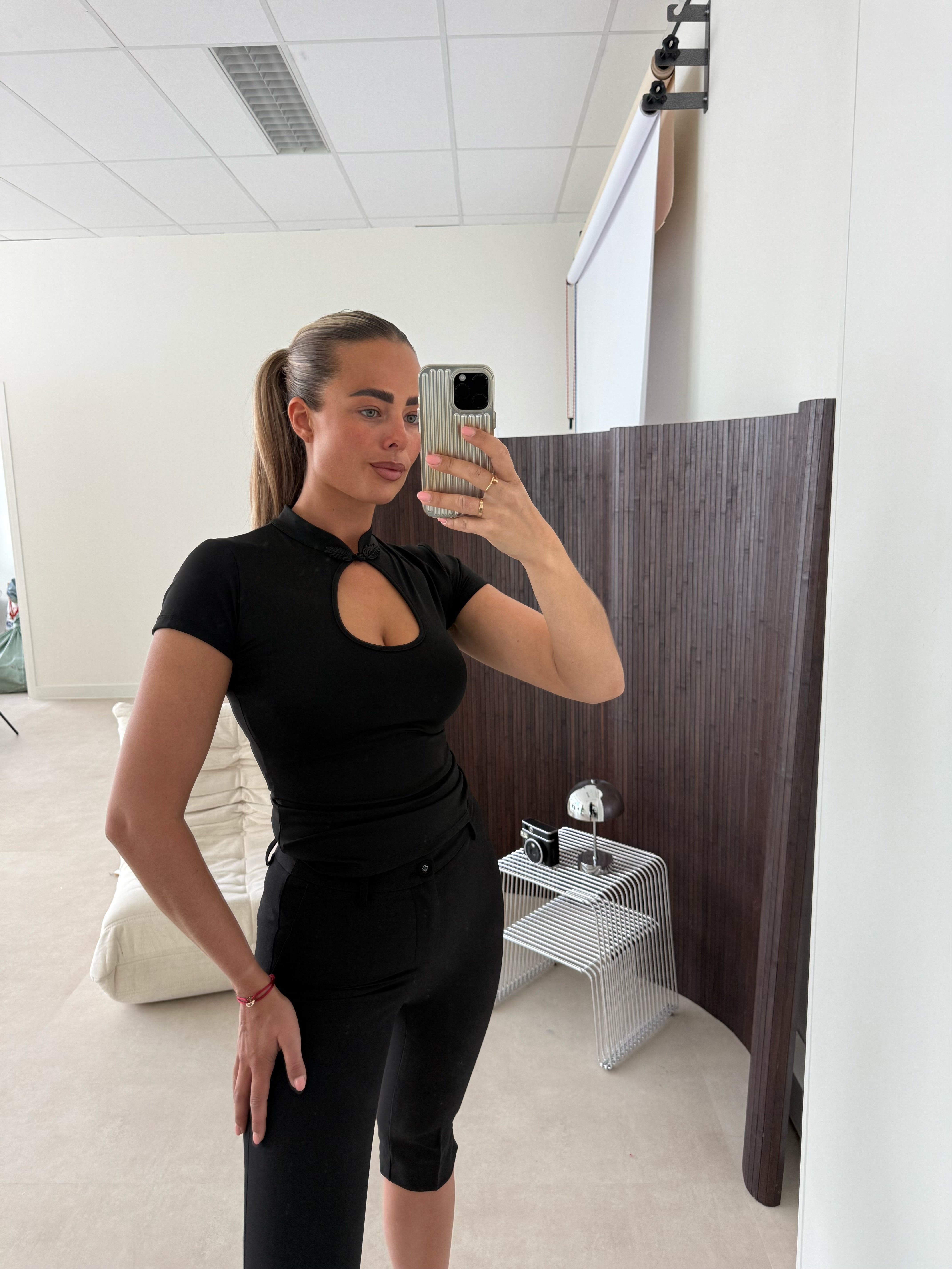 Keyhole Top Zwart | Kathy