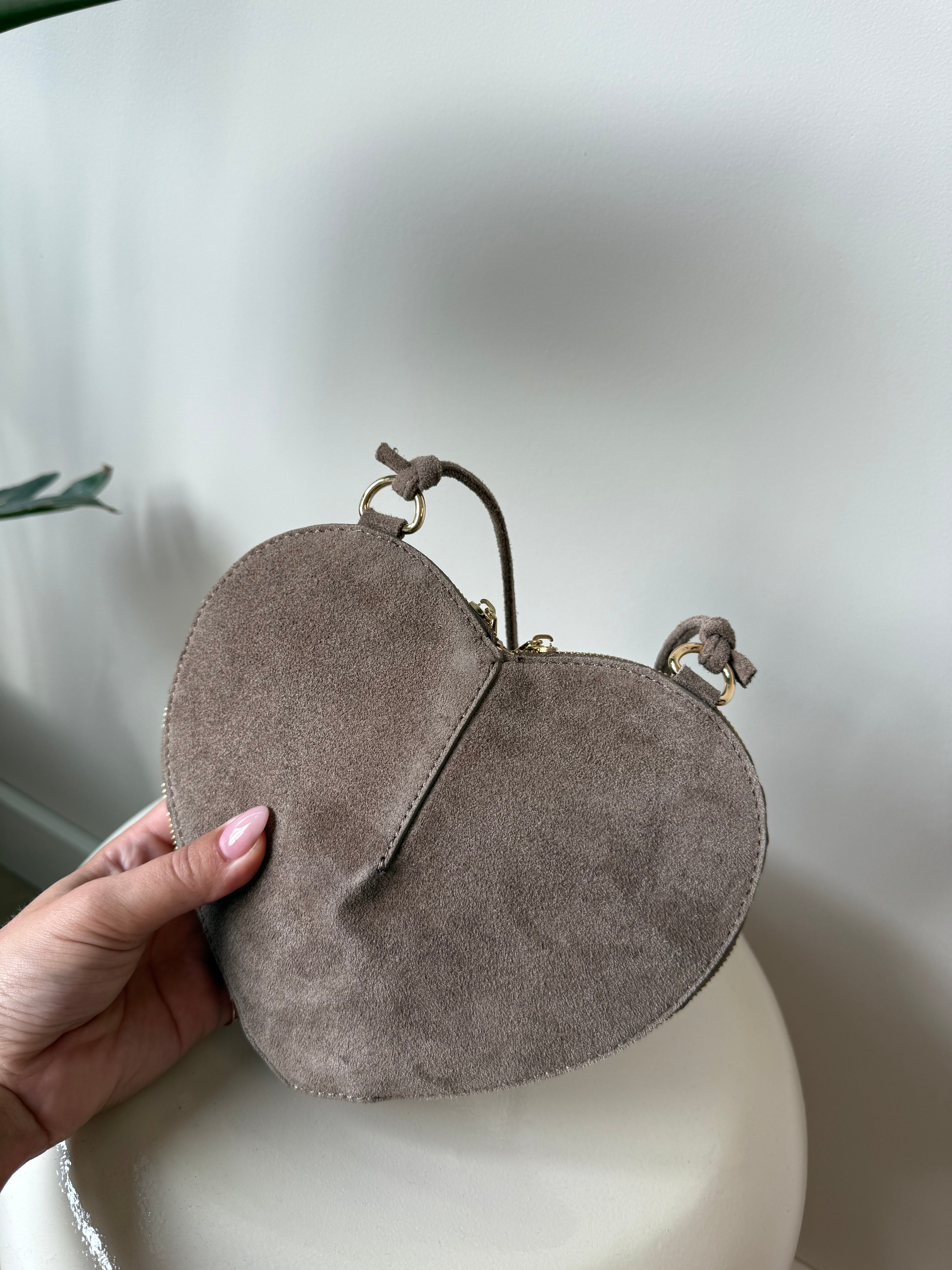 Heart Bag Suede Taupe | Lola