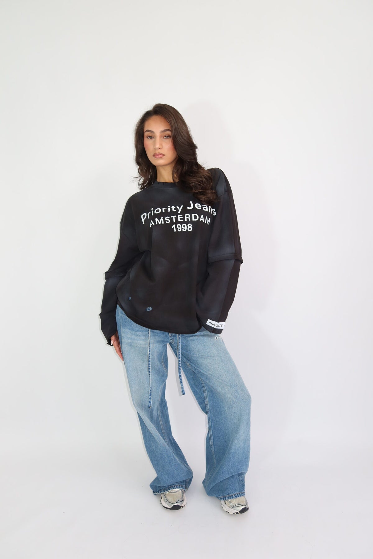 Priority Destroyed Longsleeve Zwart