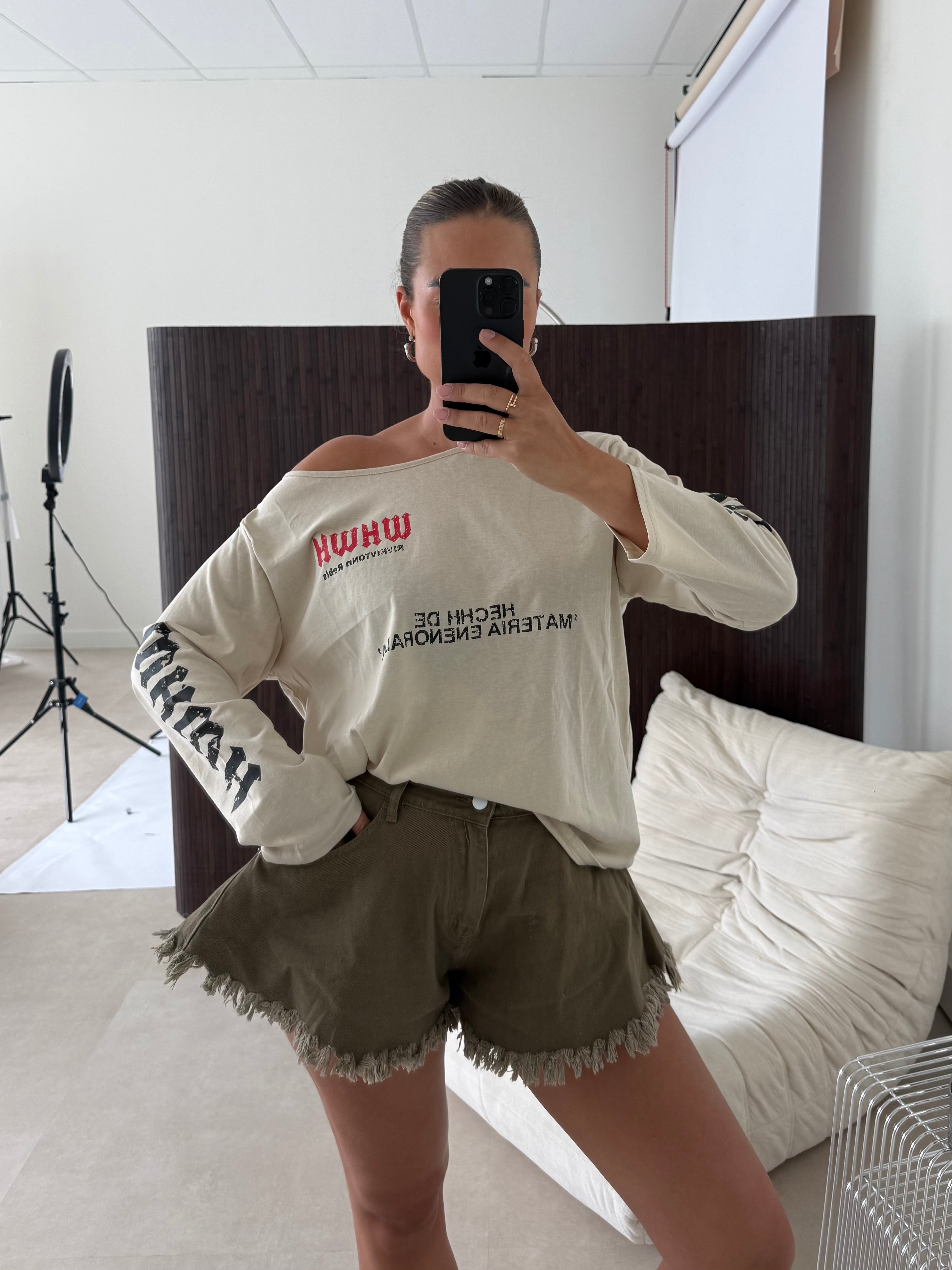Statement Off Shoulder Tee Creme | Semmie