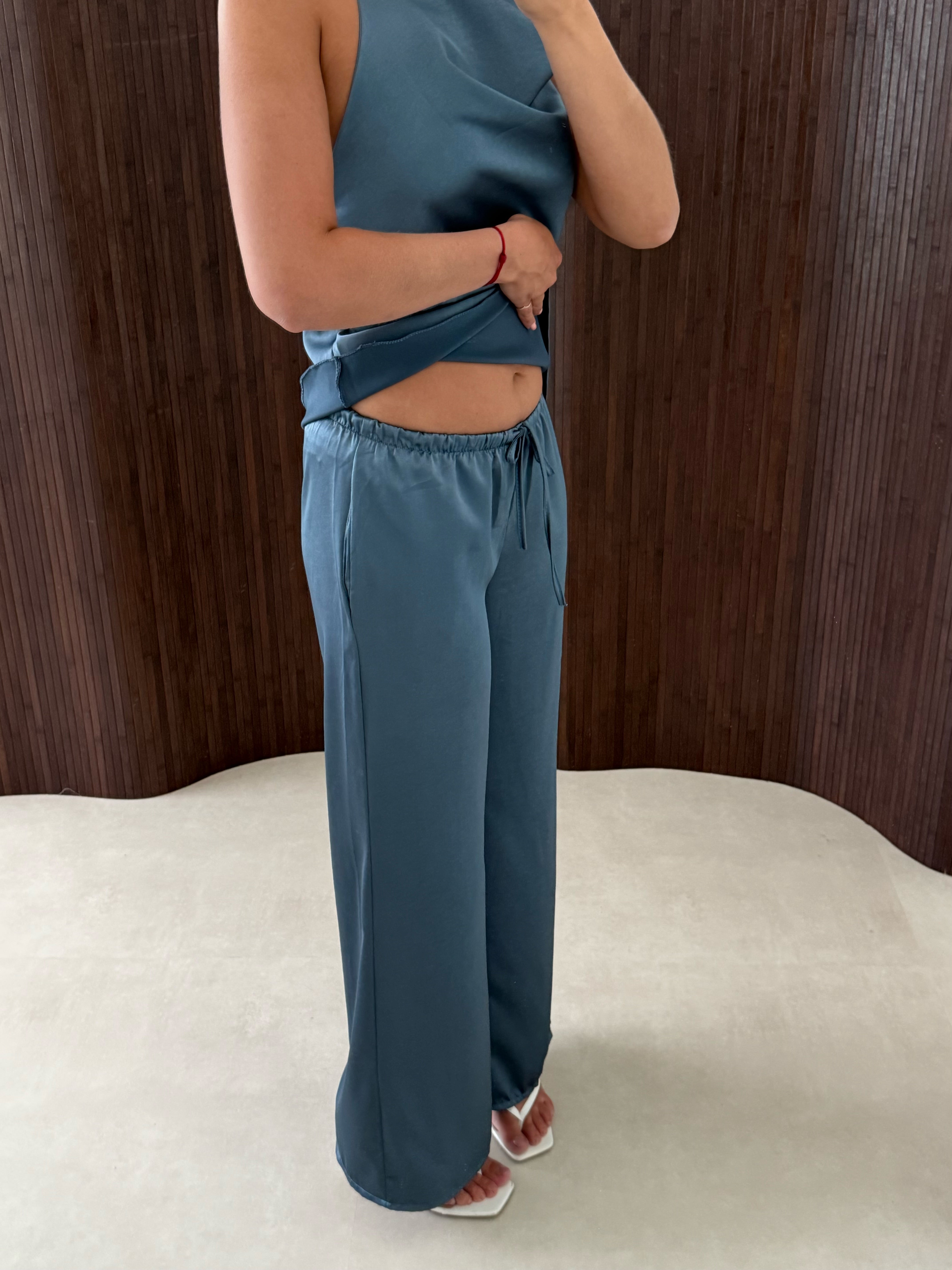 Asymmetric Satin Set Blauw | Ayla