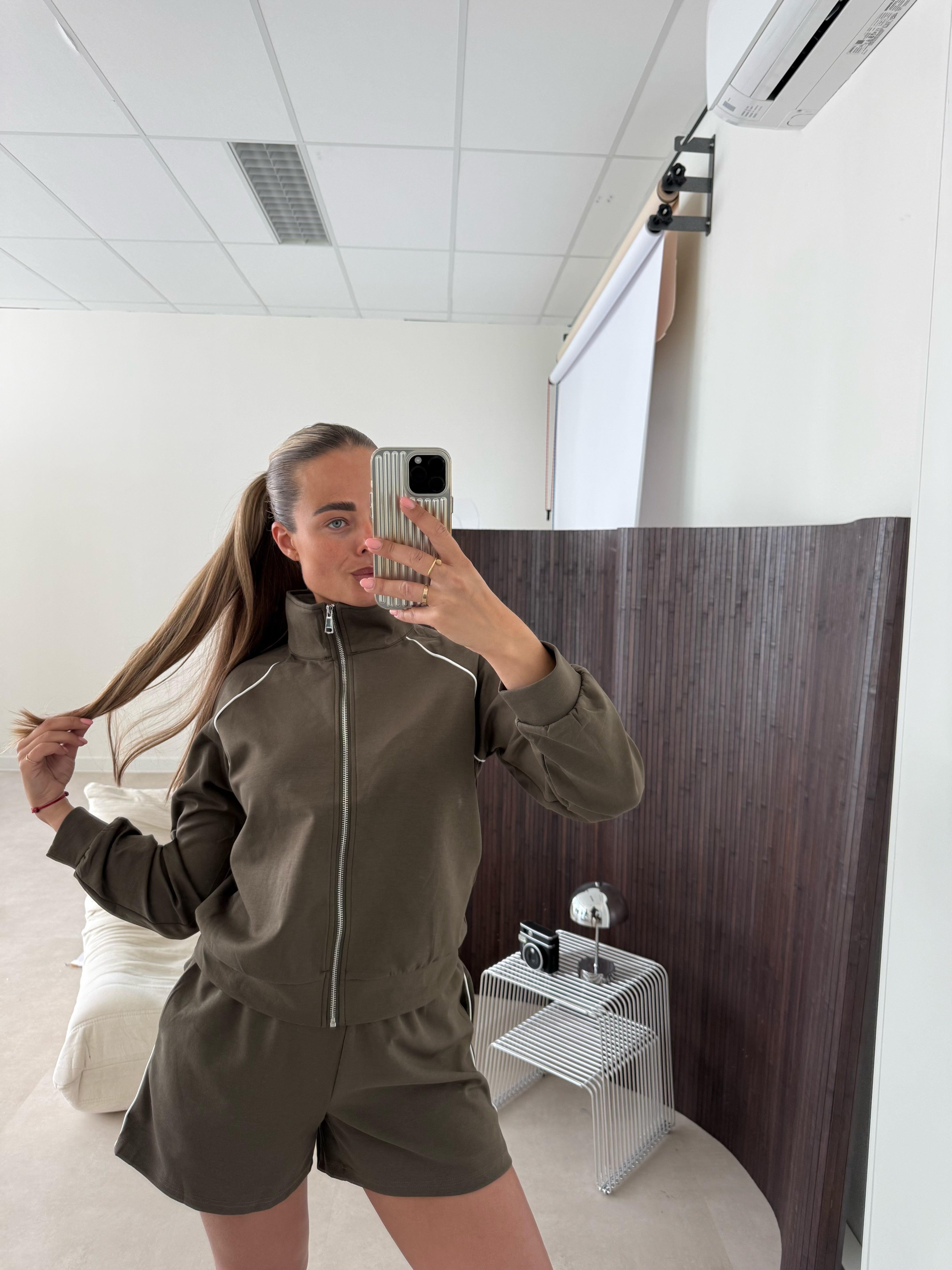 Korte Joggingset Met Bies Khaki | Jill