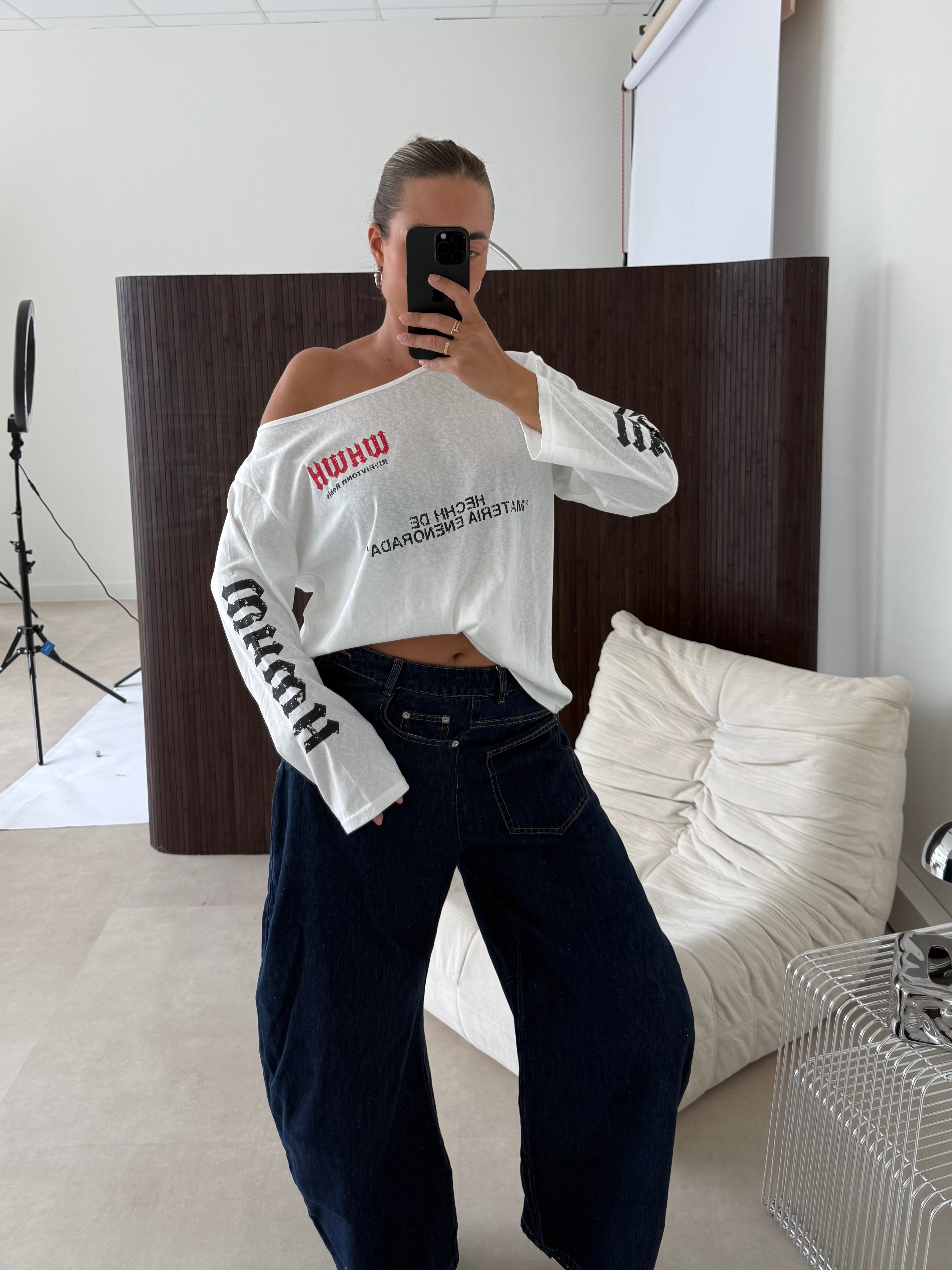 Statement Off Shoulder Tee Wit | Semmie
