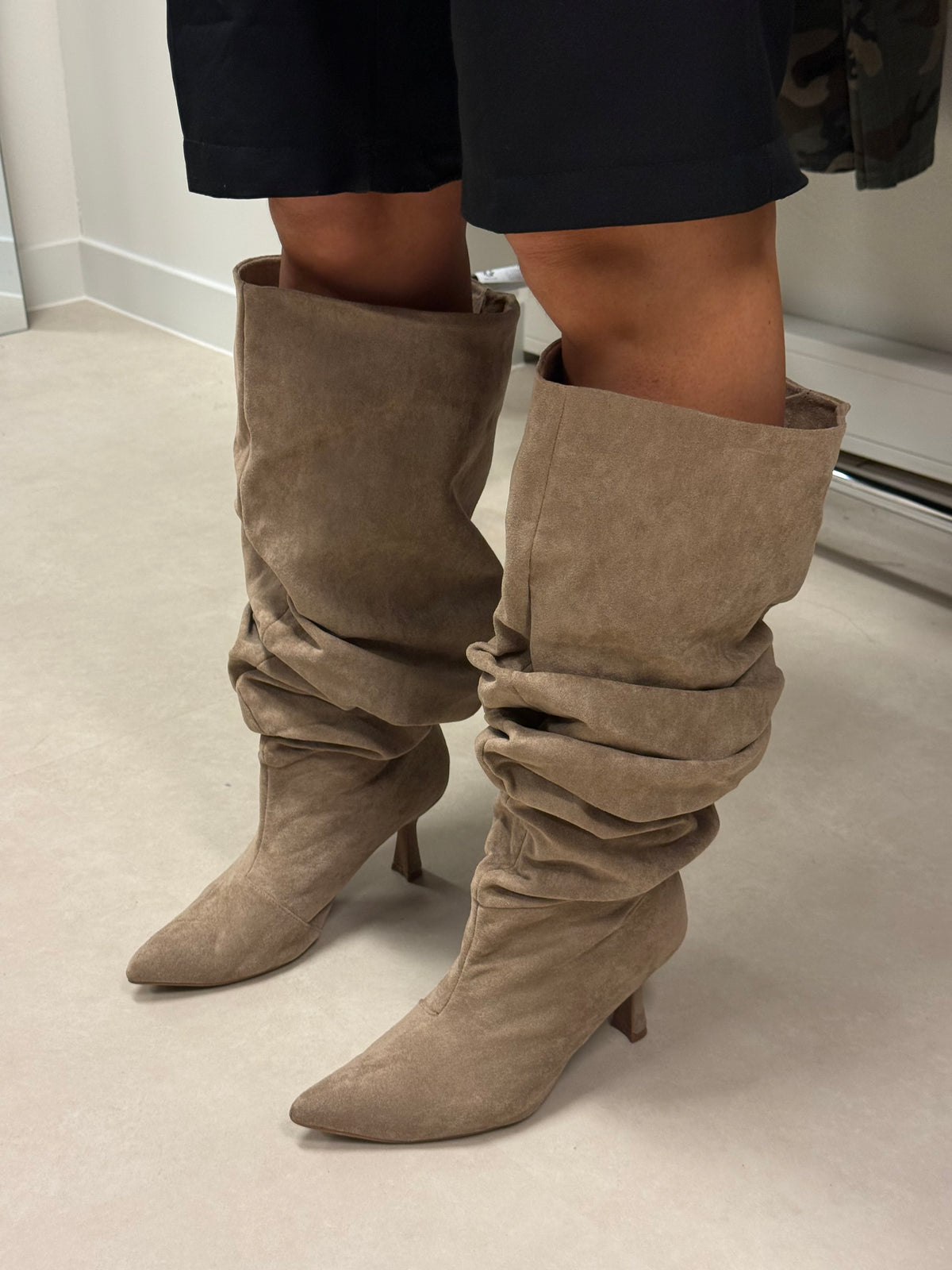 Suede Slouchy Boots Hoog Beige