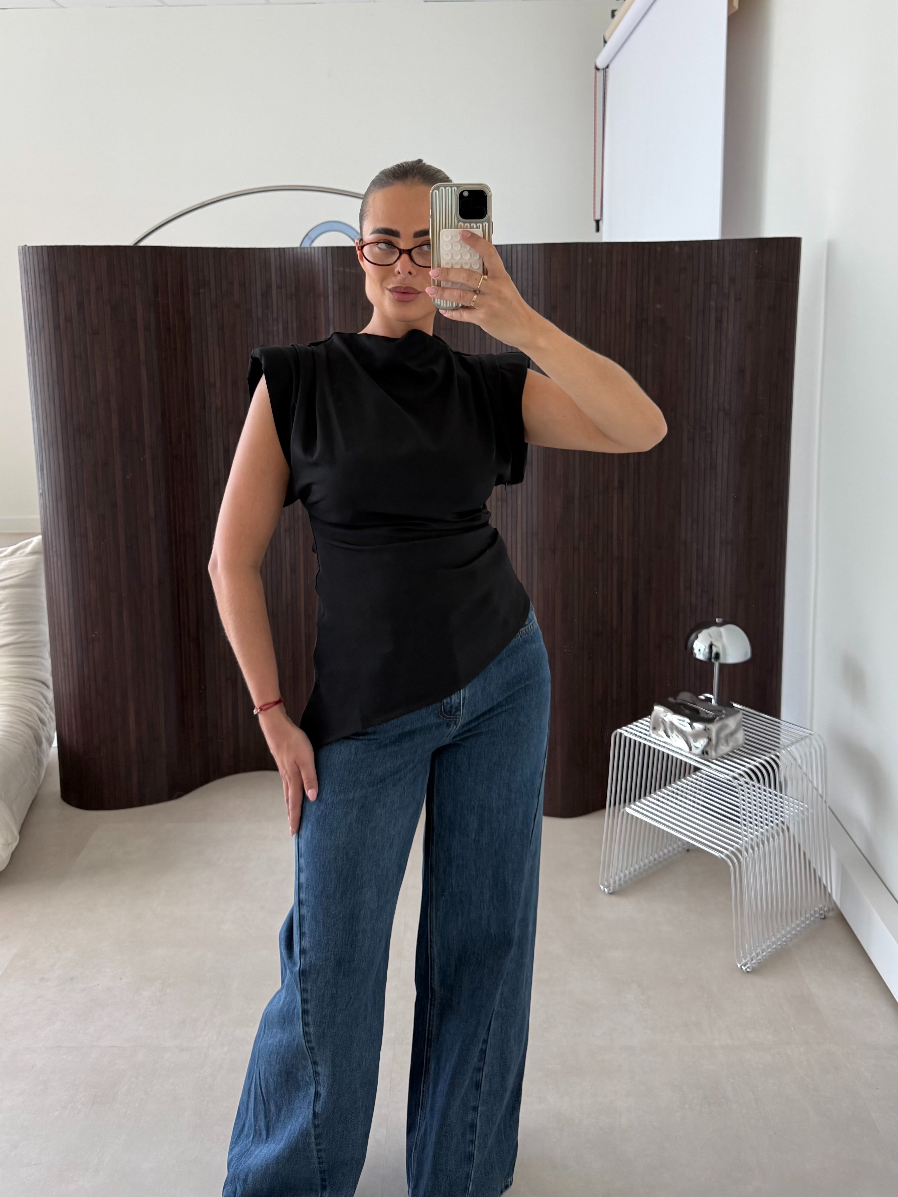 Asymmetrische Shoulder top Zwart | Amy