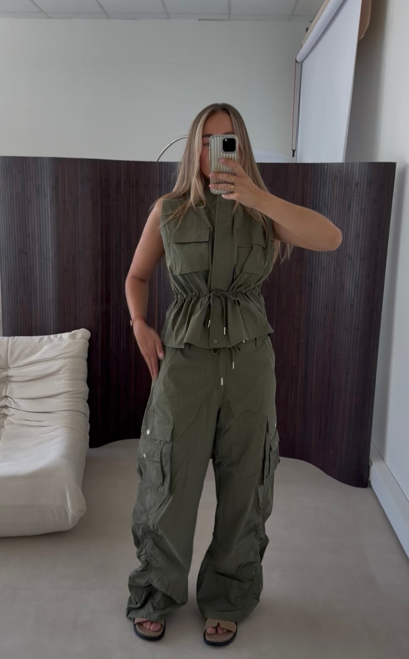 Ambika Parachute Gilet Army Groen | Alisa